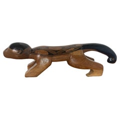 Turuza Wauja. Sculpture indigène de singe, 2021. Wood Wood exotique brésilien