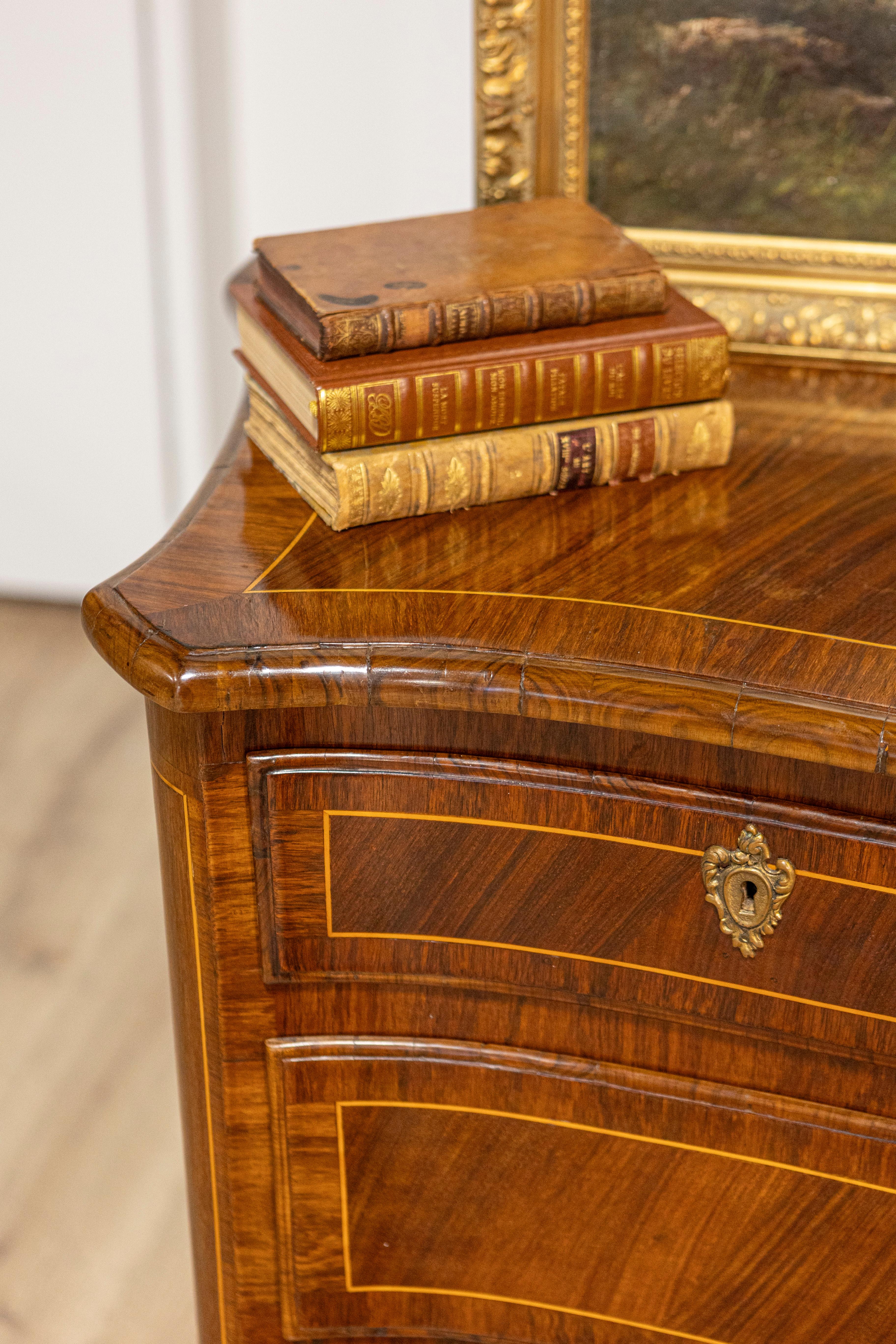Tuscan 1890s Walnut and Mahogany Four-Drawer Commode with Banding Inlay For Sale 3