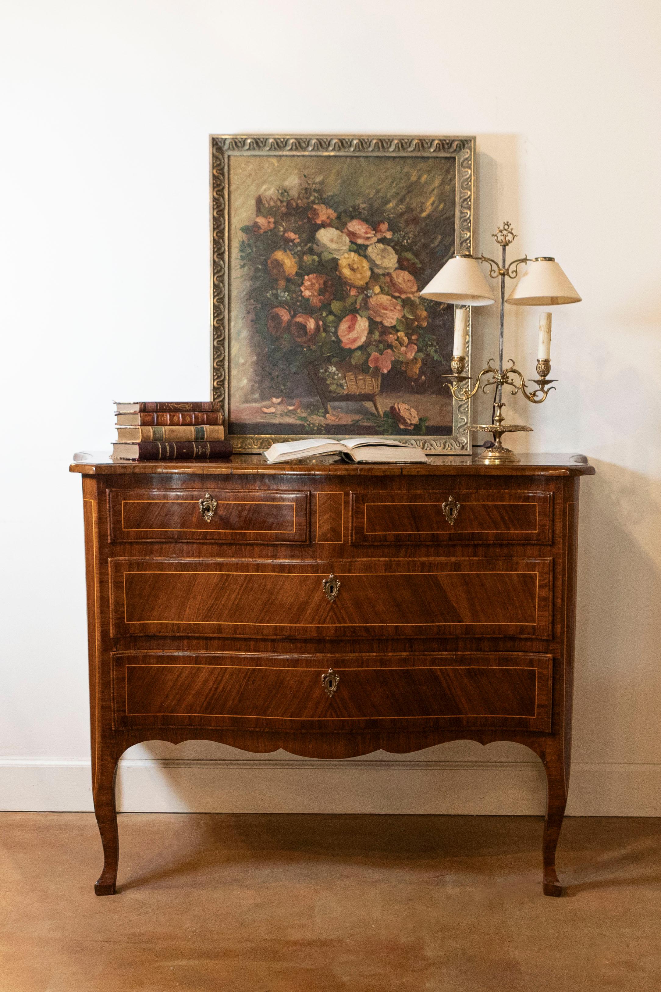 Tuscan 1890s Walnut and Mahogany Four-Drawer Commode with Banding Inlay For Sale 7