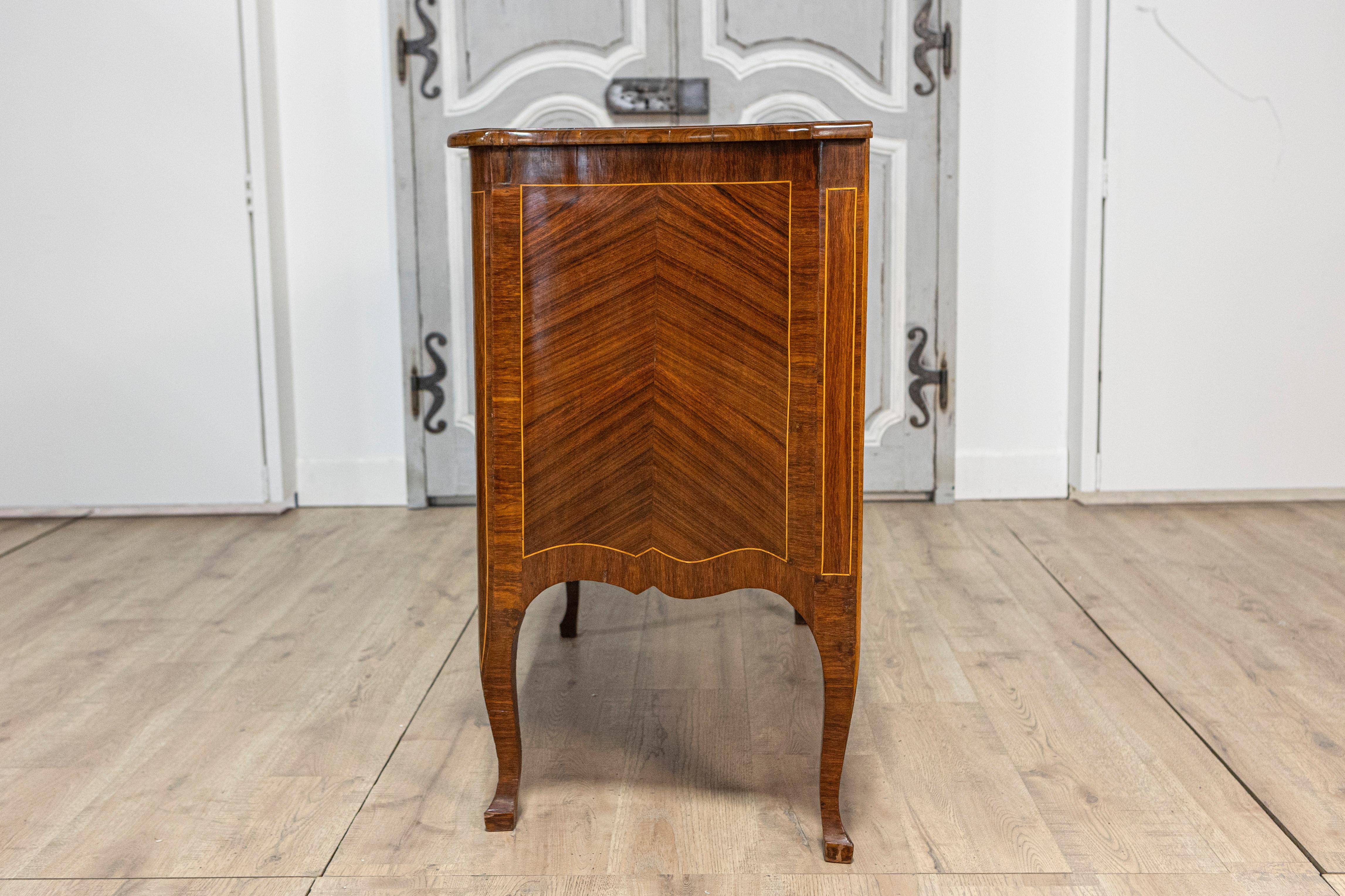 19th Century Tuscan 1890s Walnut and Mahogany Four-Drawer Commode with Banding Inlay For Sale