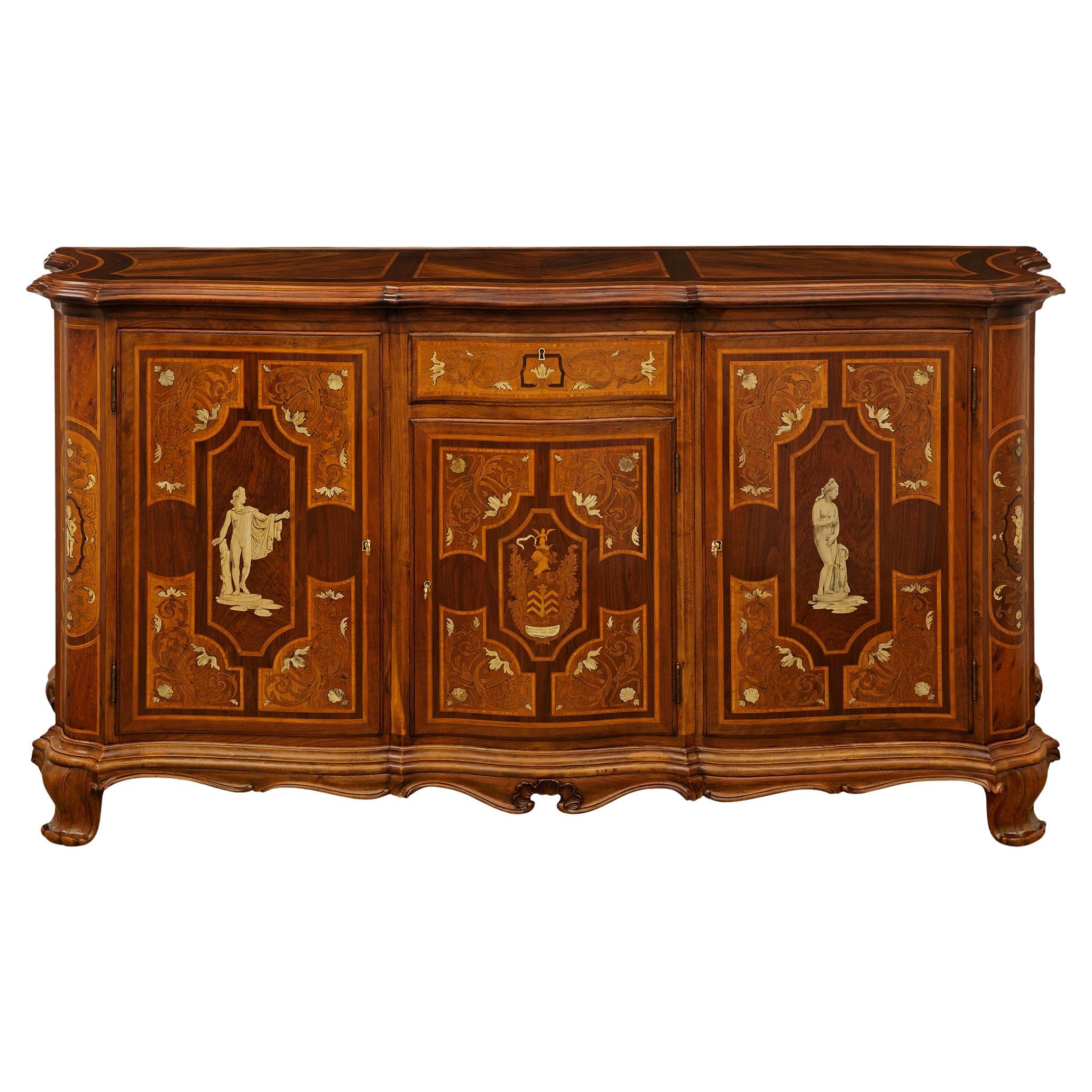 Toskanisches Barockbuffet des 19. Jahrhunderts aus Nussbaum und Knochen
