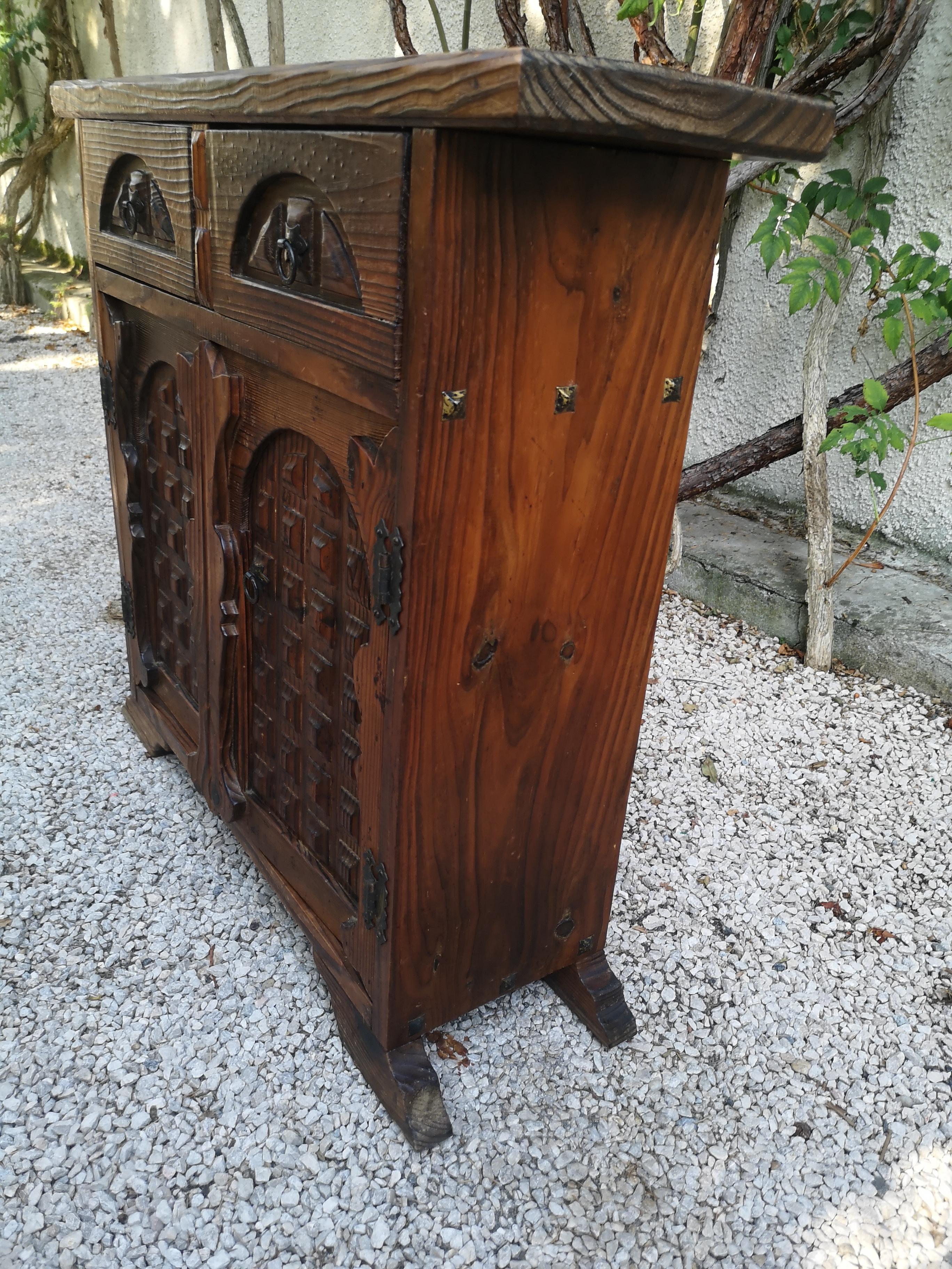 Tuscan Buffet or Cupboard in the Catalan Baroque Style In Good Condition For Sale In TARBES, FR