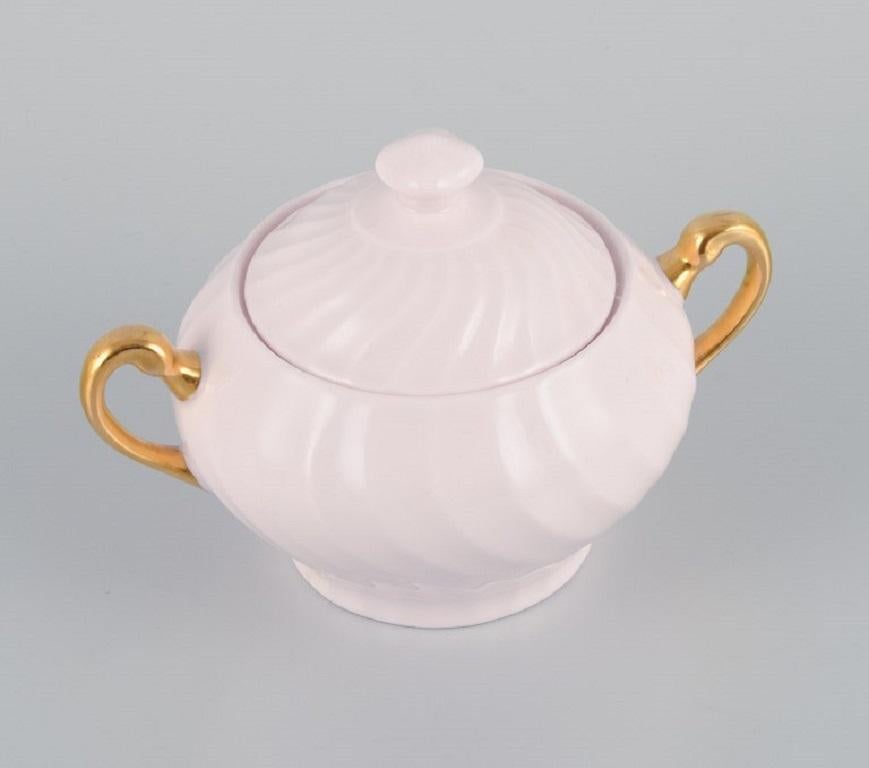 Porcelaine Service à café toscan, Angleterre, en porcelaine rose avec décoration dorée. en vente