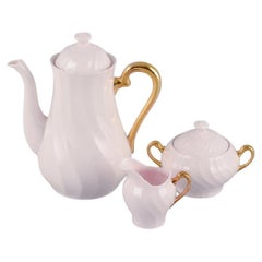 Toscana, Inglaterra, Servicio de Café en Porcelana Rosa con Decoración Dorada