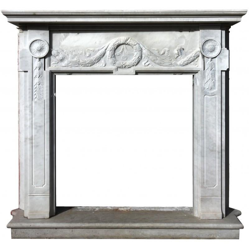 Hand-Crafted Tuscan Fireplace in Carrara White Marble Late 19th Century For Sale