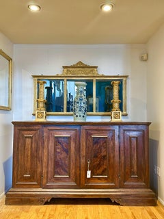 Credenza toscana de nogal, circa 1700