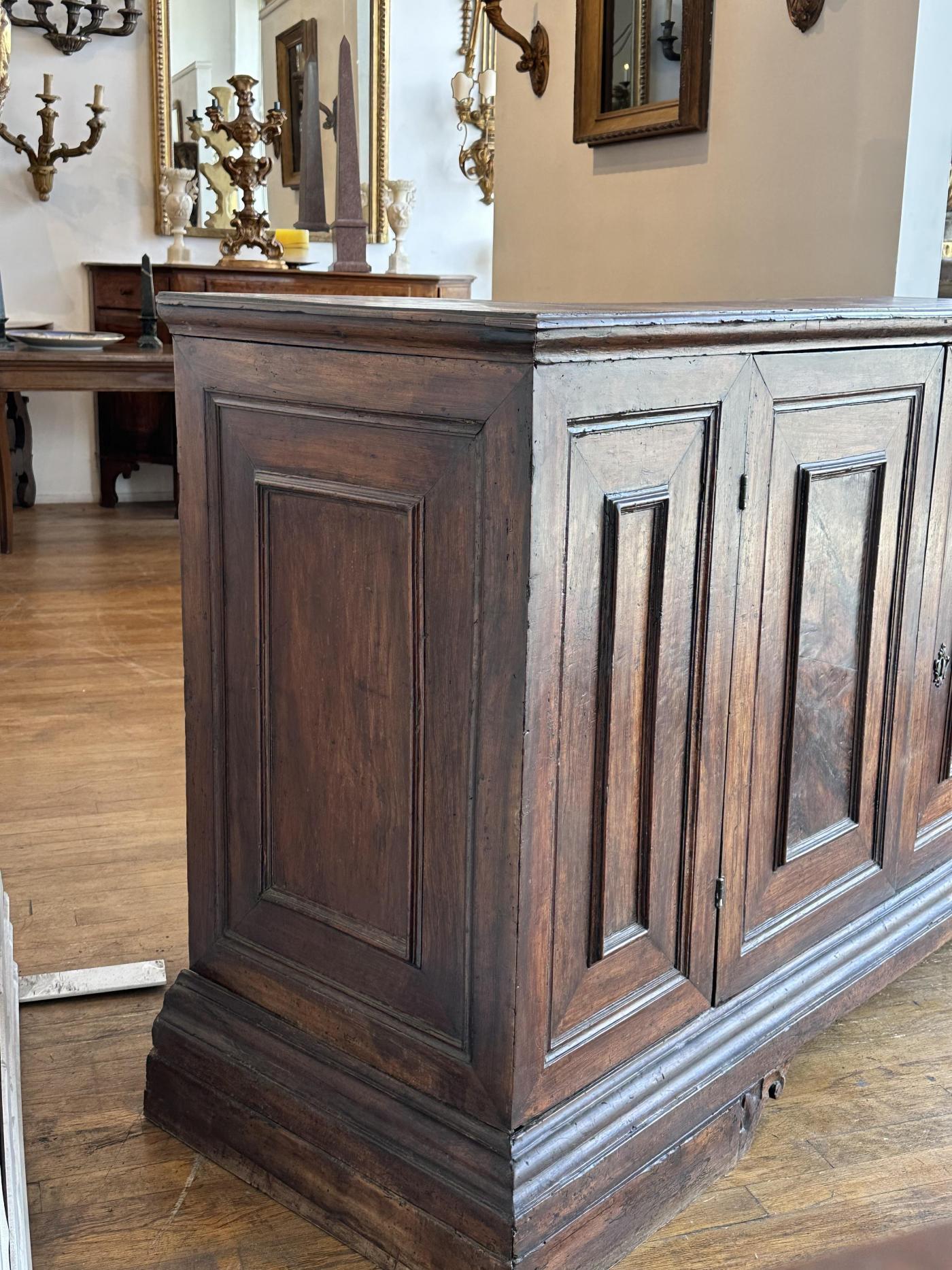 Carved Tuscan Walnut Credenza, circa 1700 For Sale