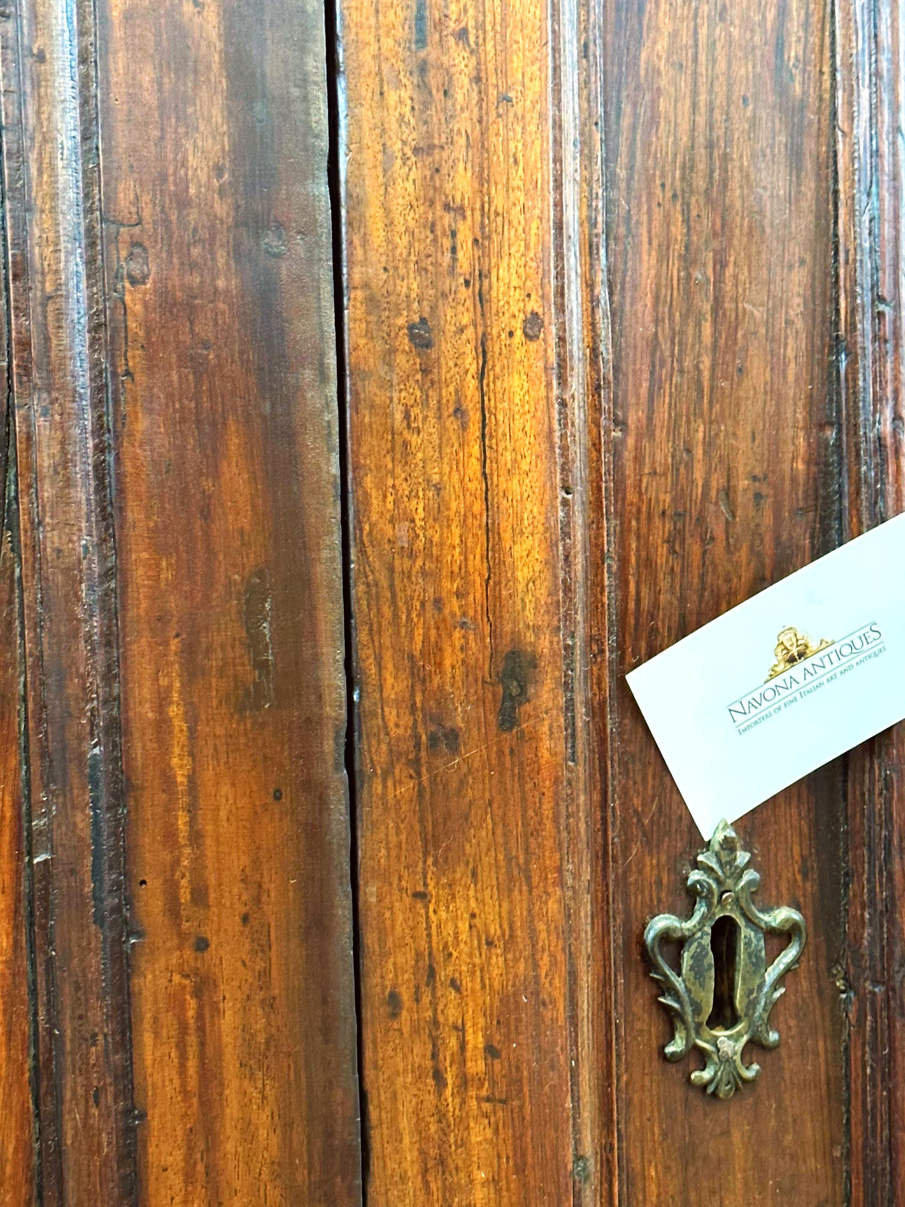 Tuscan Walnut Credenza, circa 1700 For Sale 1