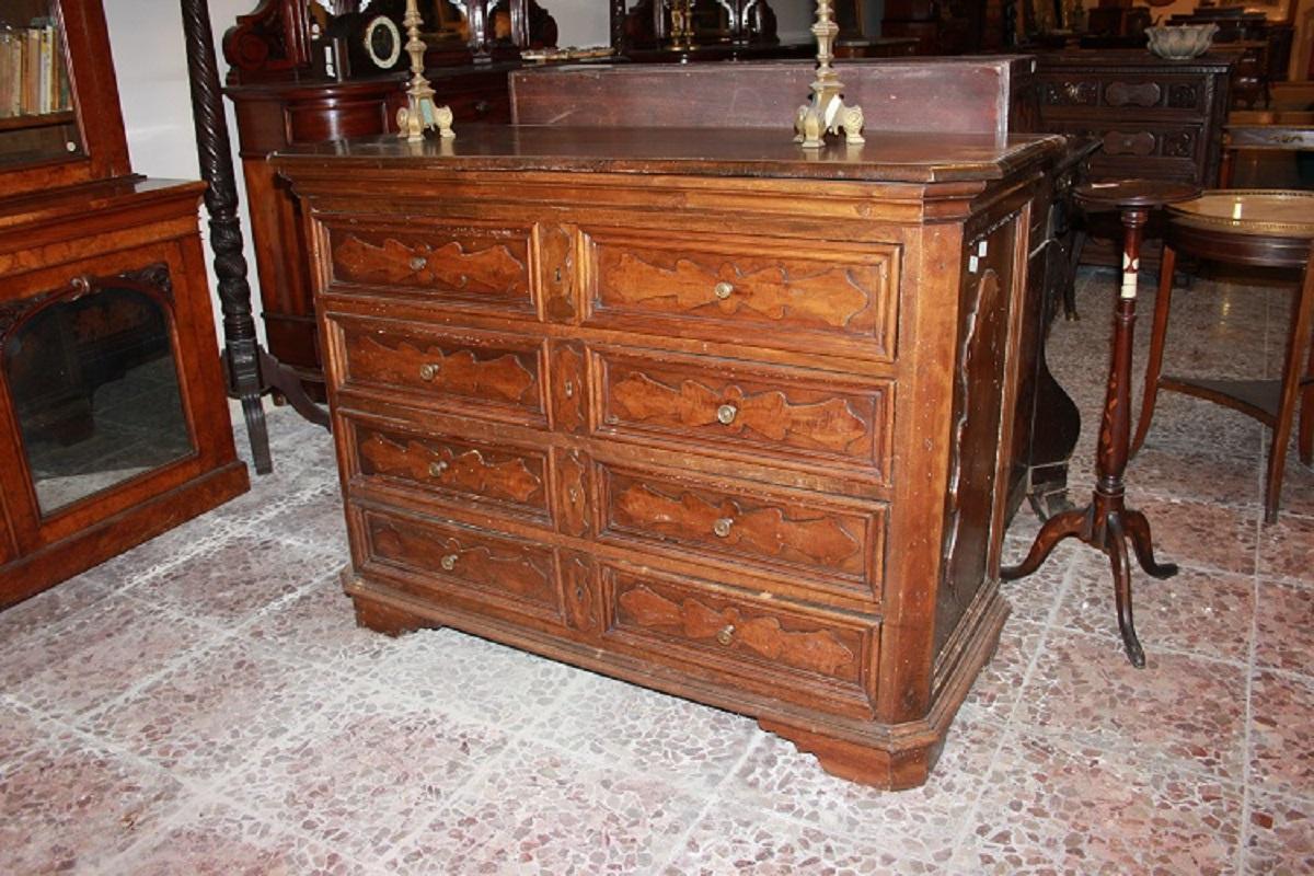 Italian Tuscan Walnut Wood 17th-century Canterano Chest of Drawers For Sale