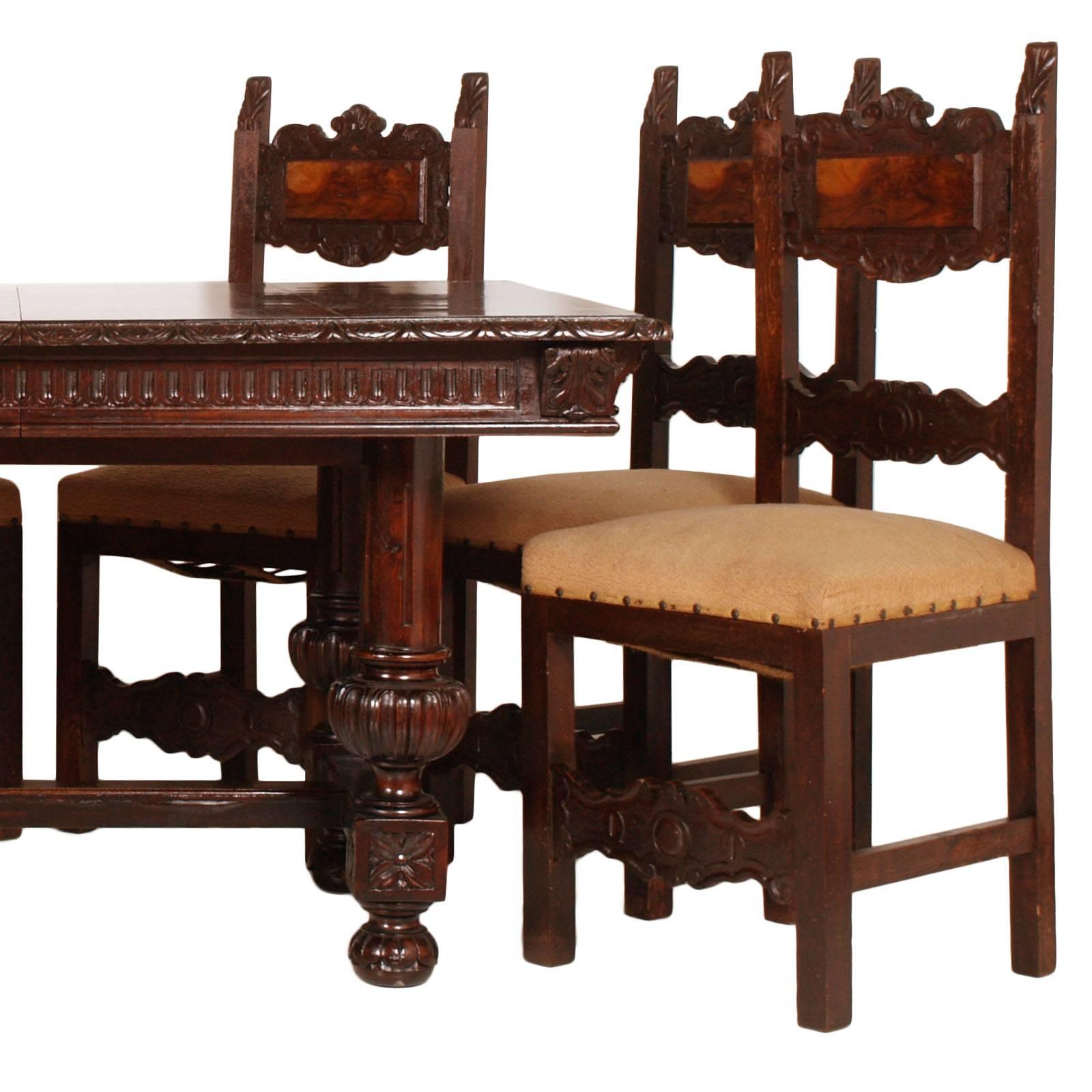 Sculpté à la main Table et six chaises de la Renaissance toscane, en noyer sculpté à la main par Michele Bonciani en vente