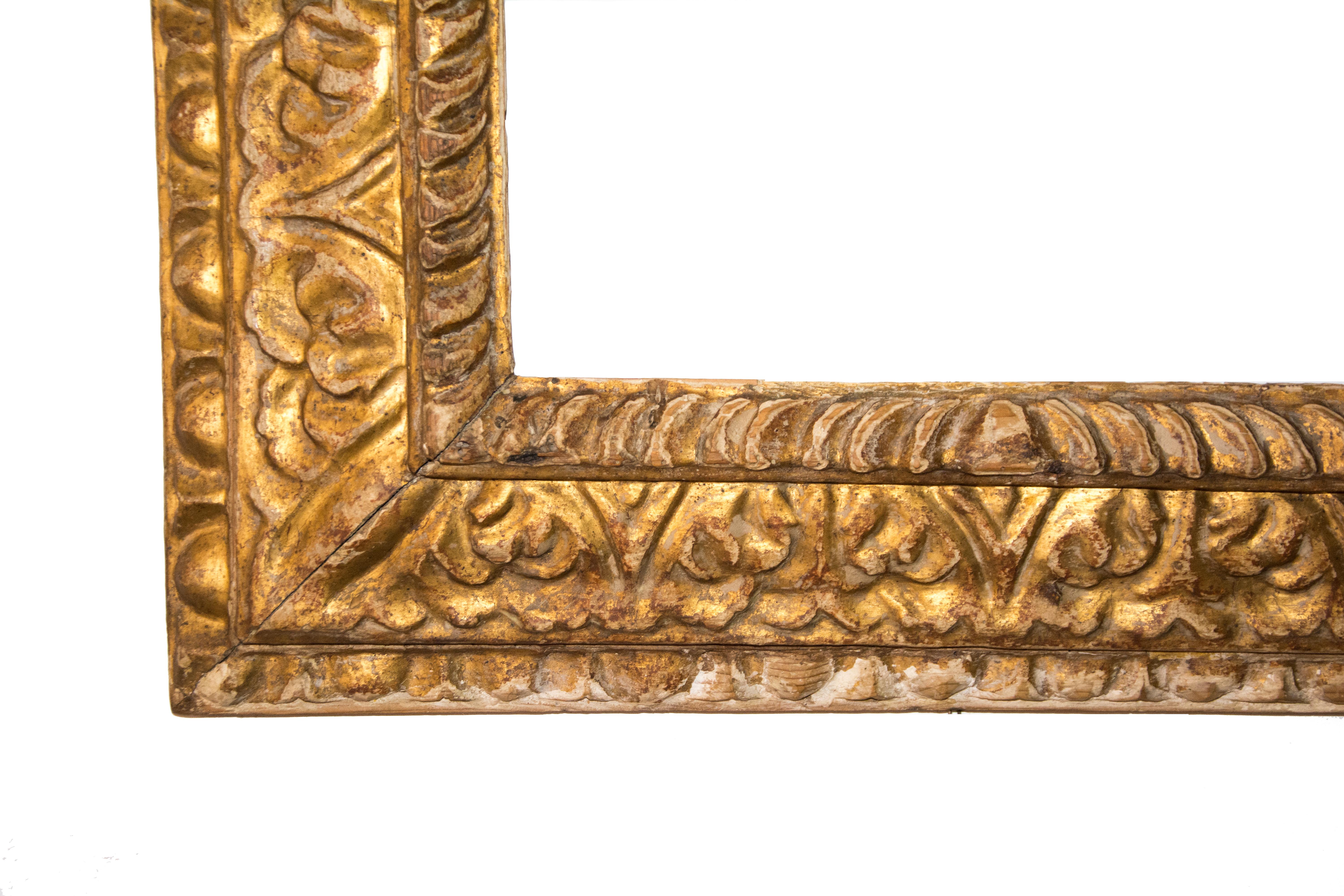 Tuscany frame, 16th century

Sculpted and gilded cassetta frame with sloped husks, leaves and leaflets, ovoli with spirals

Inside: 49.5 x 39.7 cm; outisde: 73.5 x 63.2 cm.
 