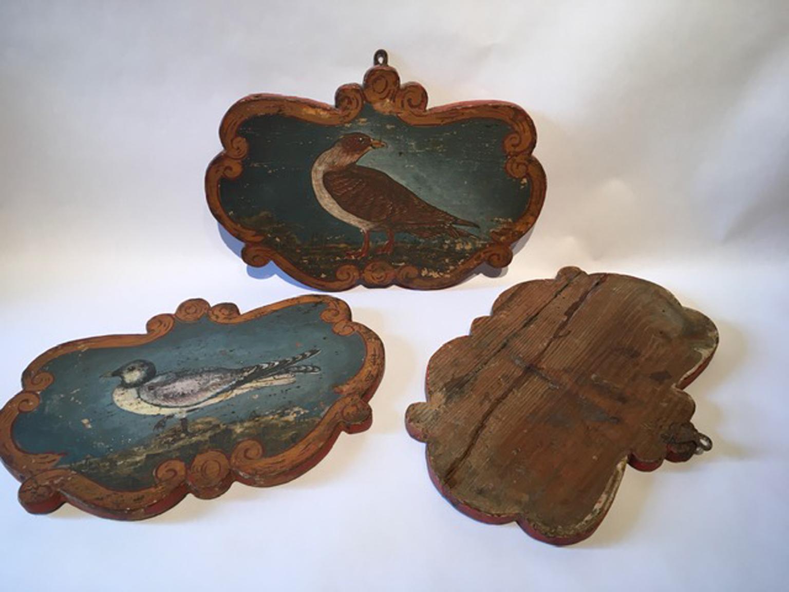 Italy Late 18th Century Set 3 Wooden Birds Painted Panels Boards In Good Condition In Brescia, IT