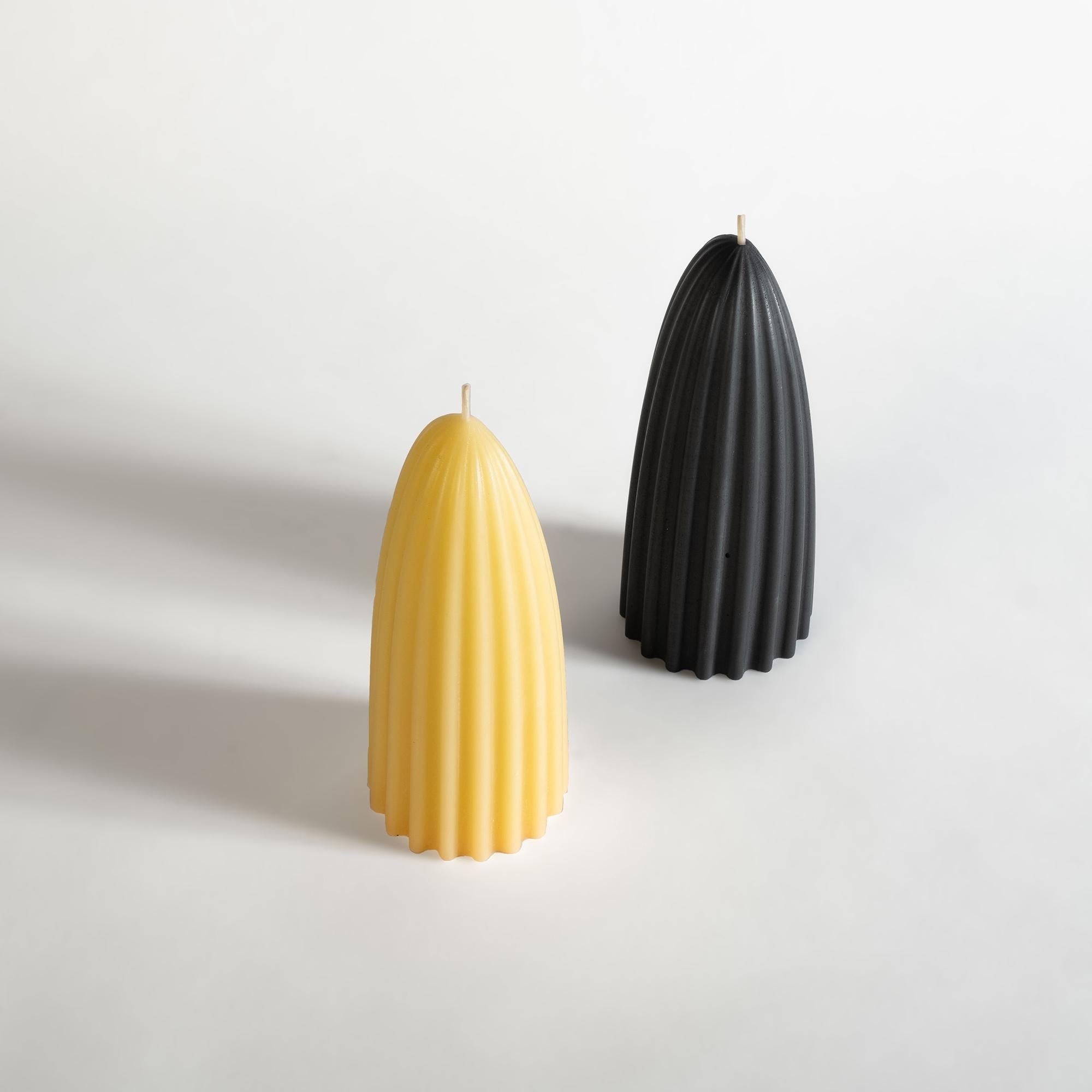 Tusk Candle, Medium, Natural Beeswax In condizioni Nuovo in vendita a Oakland, CA