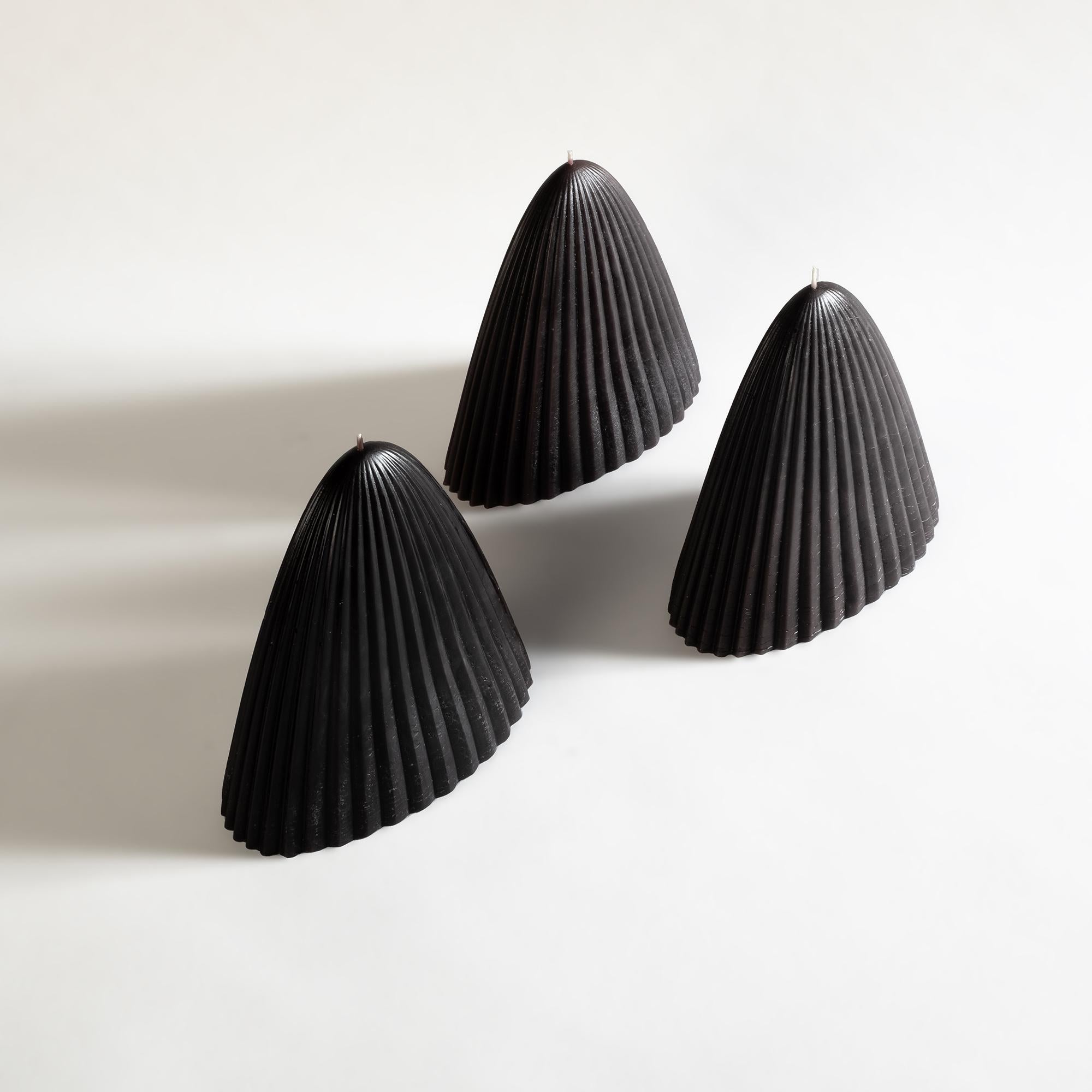 Tusk Candle, Set of Two, Black Beeswax in vendita 2