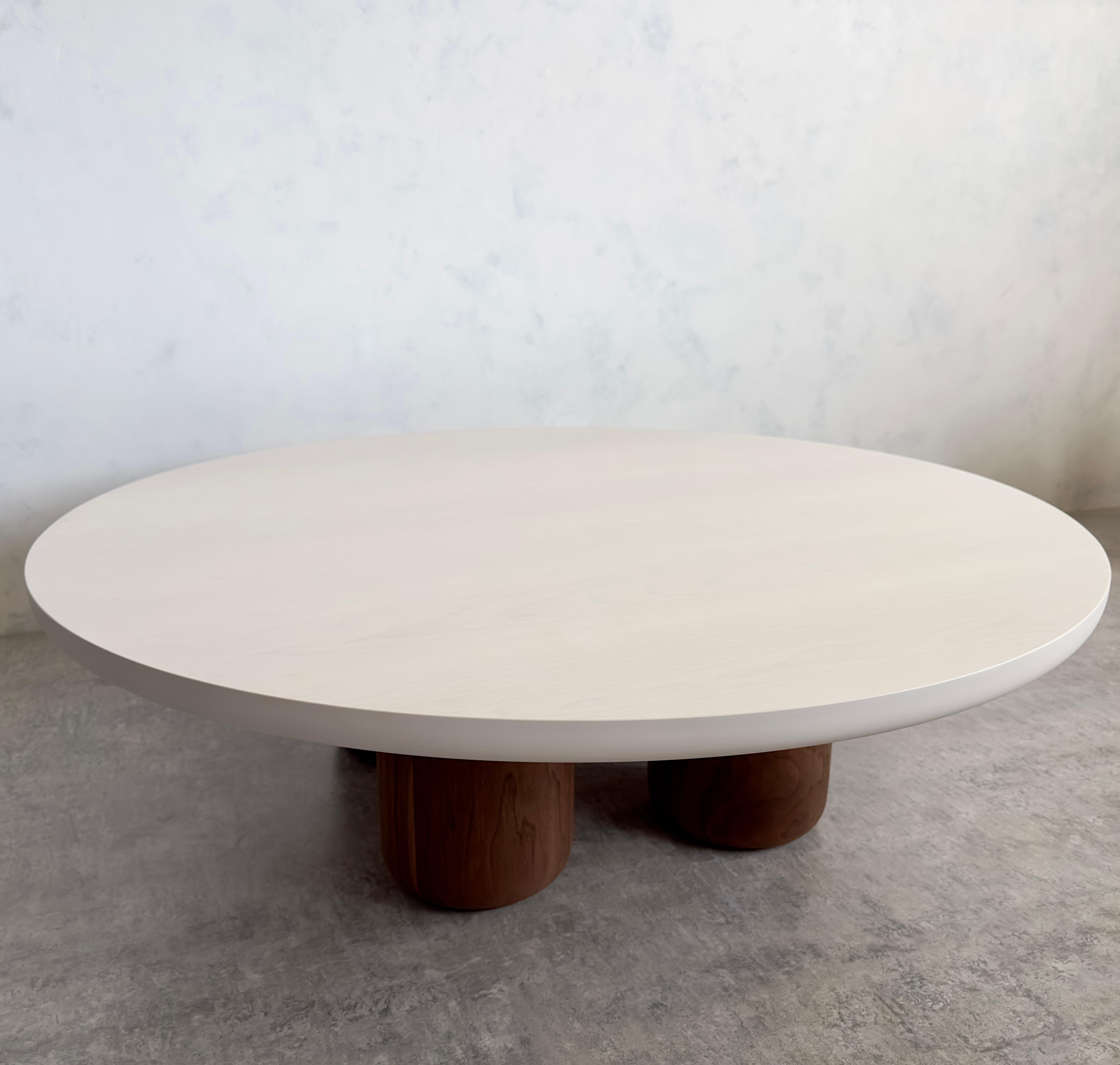 Tusker Couchtisch von MSJ Furniture Studio (Gedrechselt) im Angebot