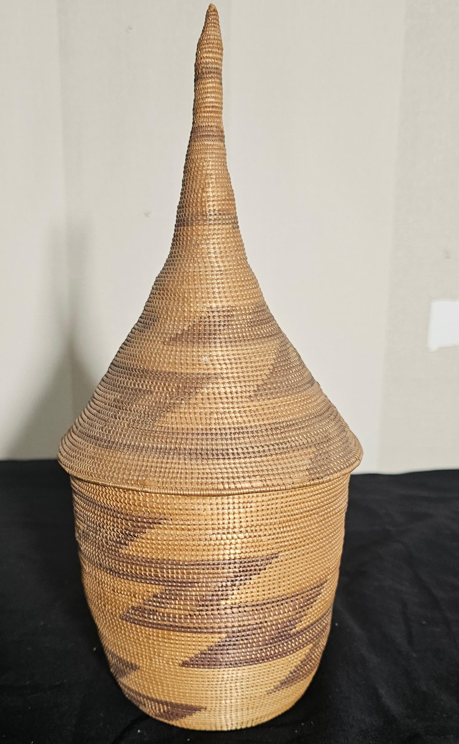 Tribal Tutsi Baskets en vente