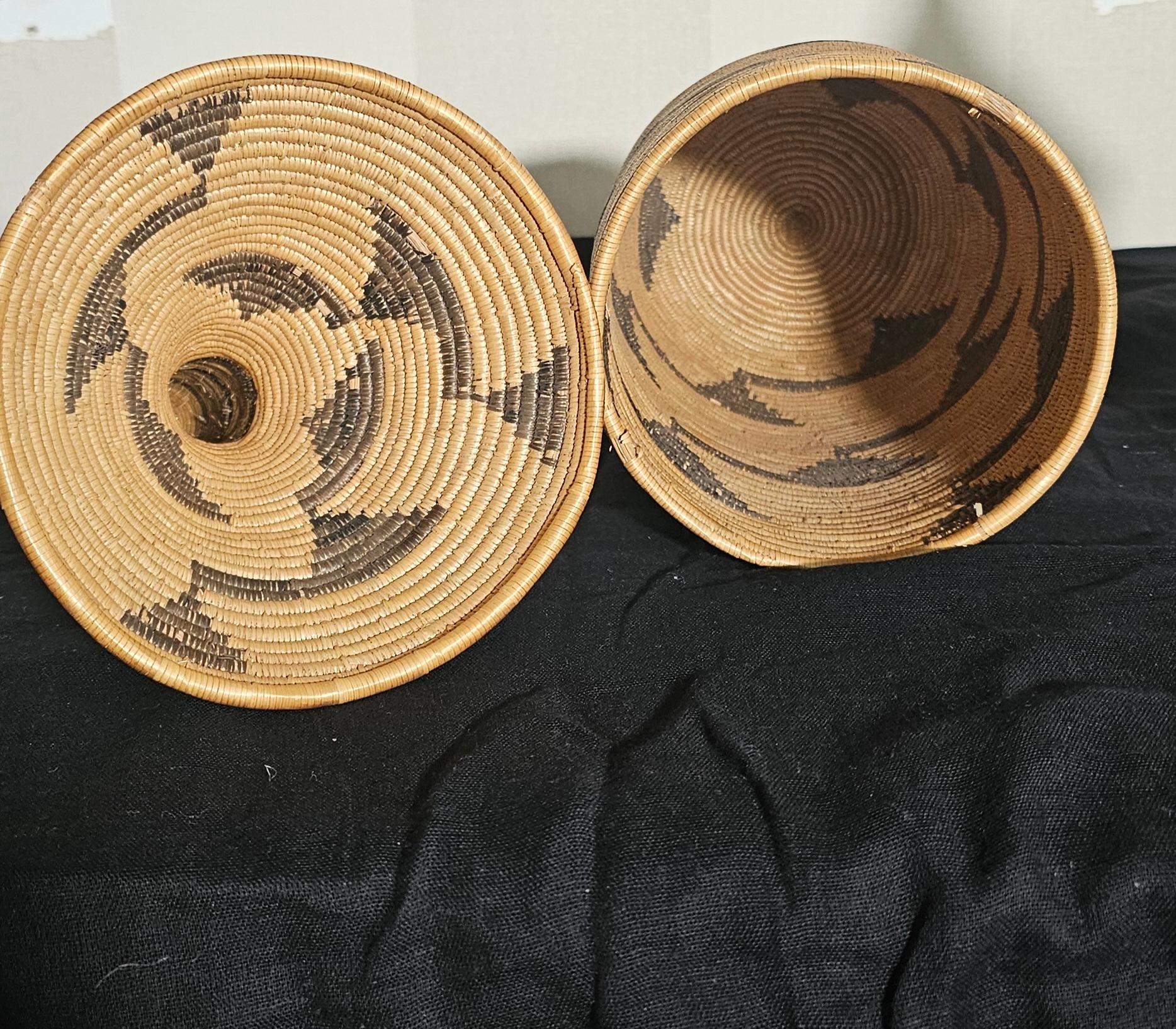 Tissé à la main Tutsi Baskets en vente