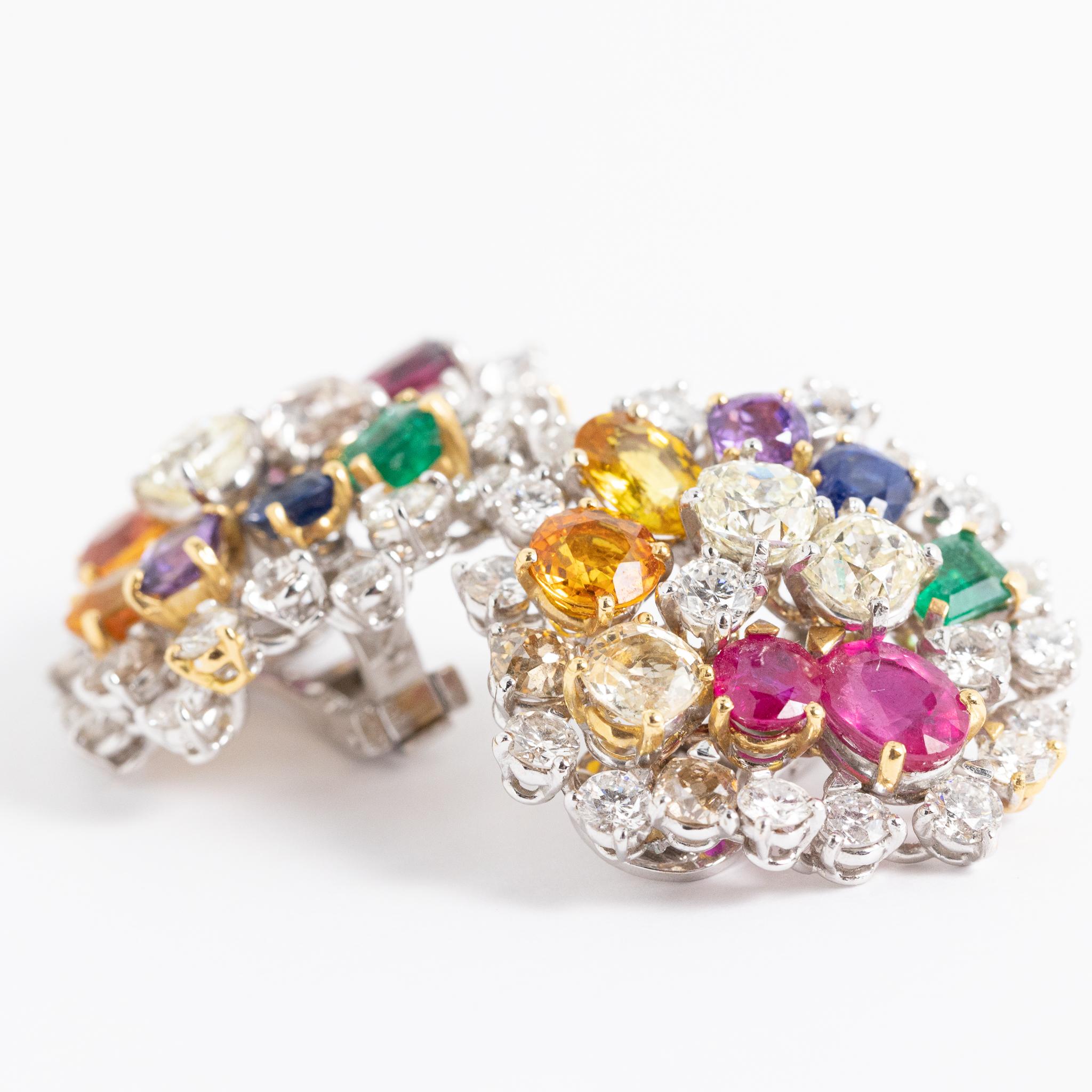 Moderne Fraleoni, boucles d'oreilles en or blanc 18 carats, diamants, rubis, émeraudes et saphirs en vente