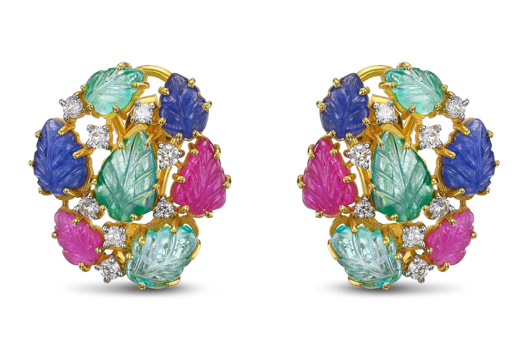 Tutti Frutti Ohrringe mit 5,60 Karat Smaragd, 6,06 Karat Saphir, Rubin und 0,68 Karat Diamant (Rundschliff)