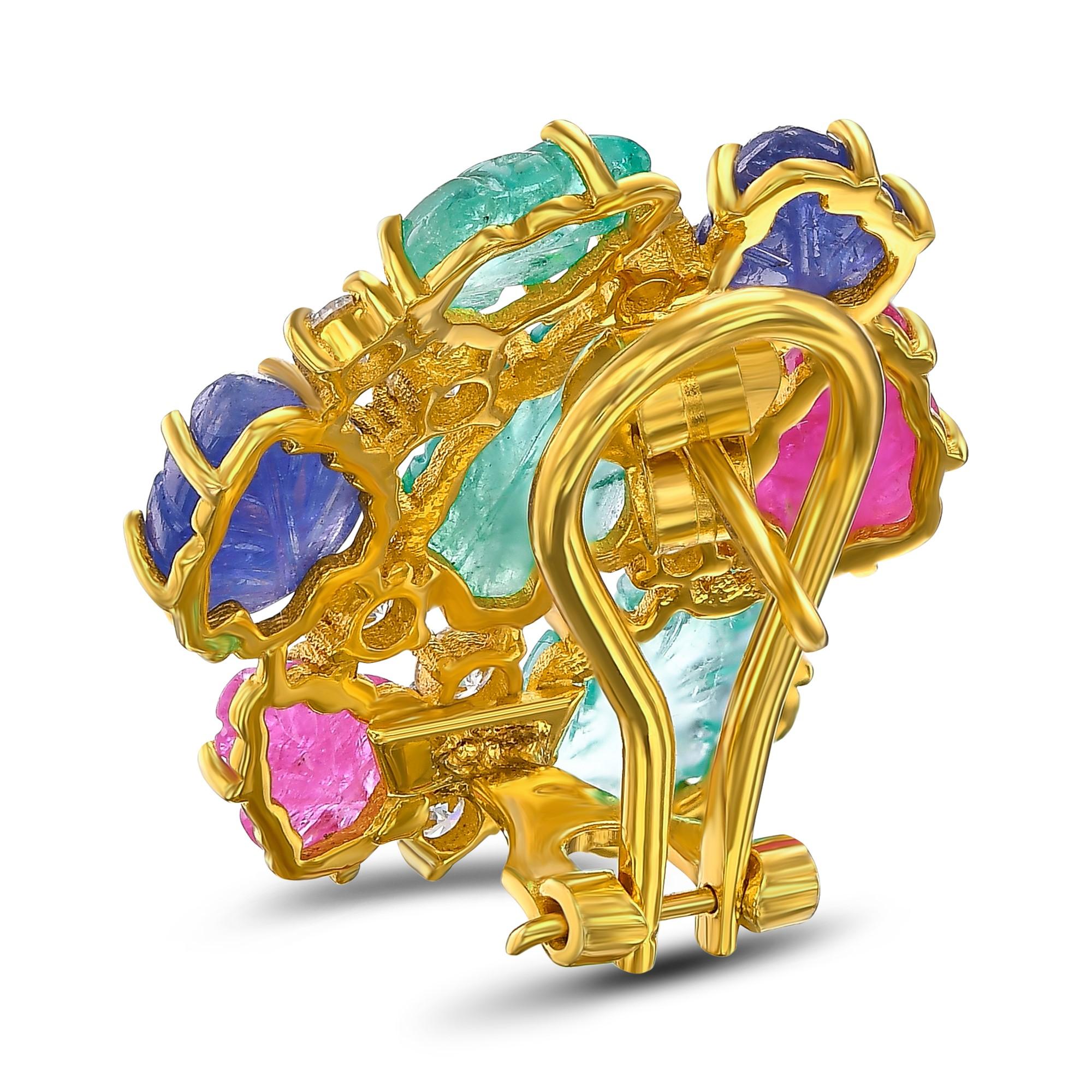 Tutti Frutti Ohrringe mit 5,60 Karat Smaragd, 6,06 Karat Saphir, Rubin und 0,68 Karat Diamant im Zustand „Neu“ in Ramat Gan, IL
