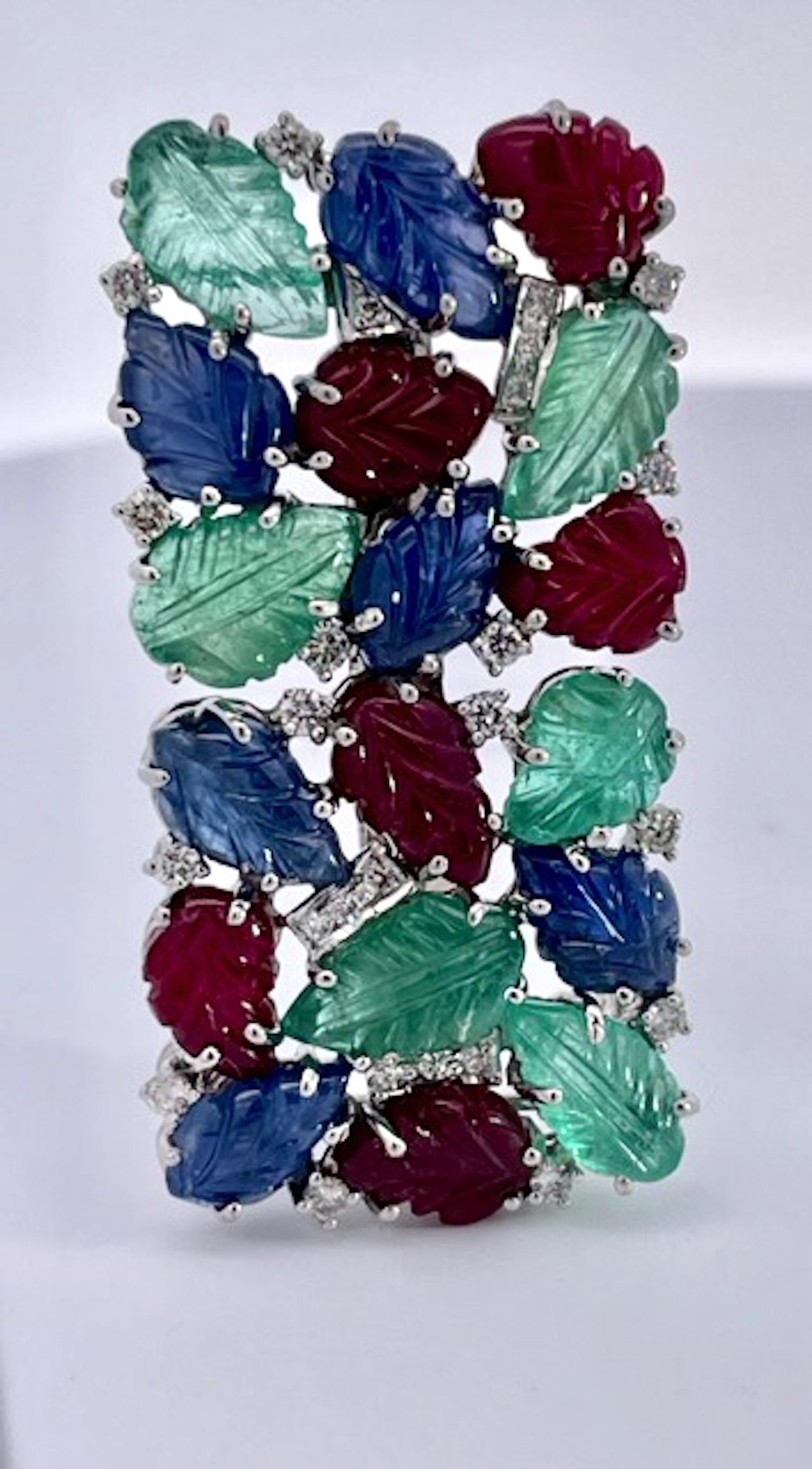 Tutti Frutti Brooch/Necklace 18K In Good Condition In North Hollywood, CA