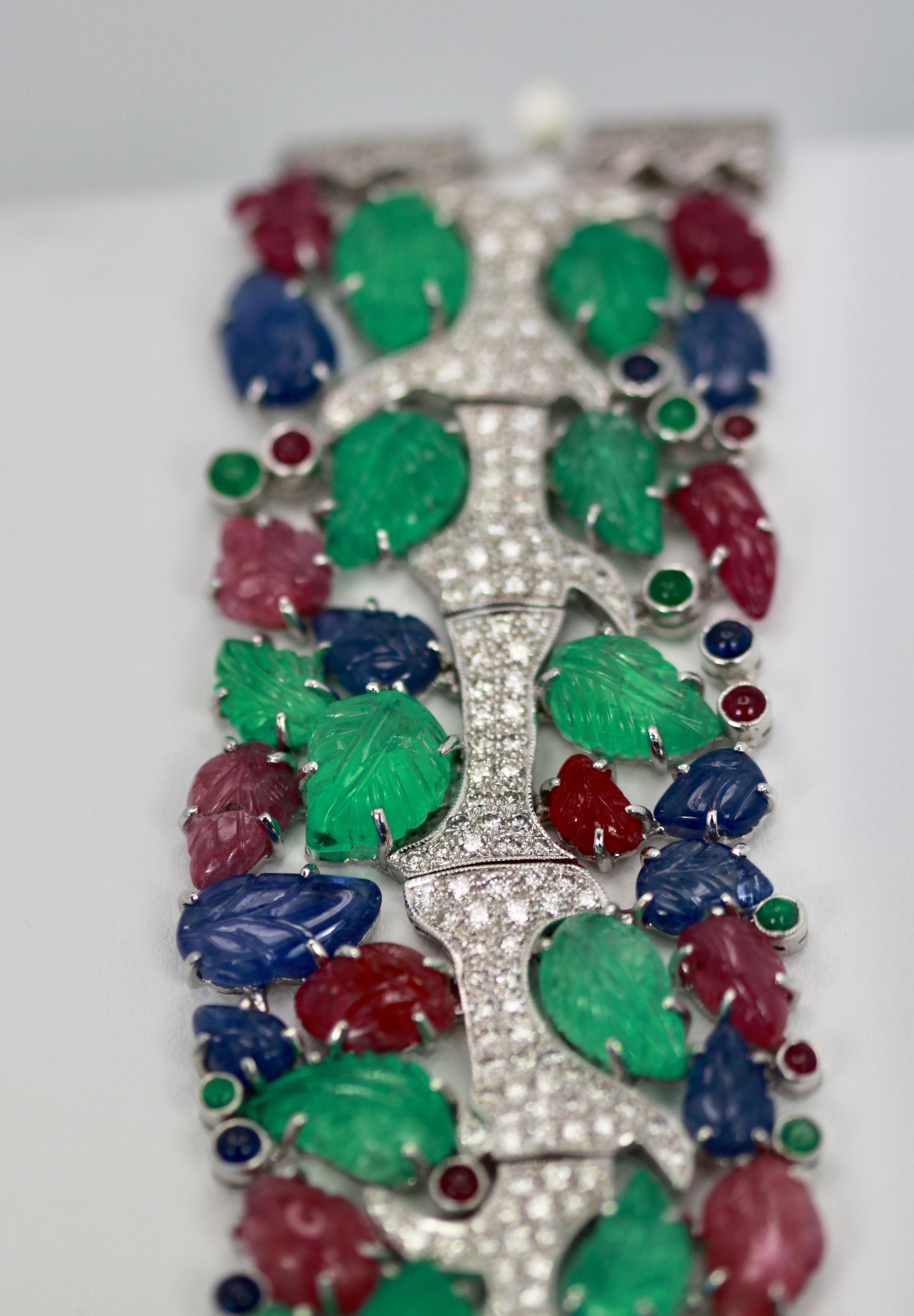 Tutti Frutti-Armband mit geschnitzten Steinen und Diamanten 18 Karat im Zustand „Hervorragend“ im Angebot in North Hollywood, CA