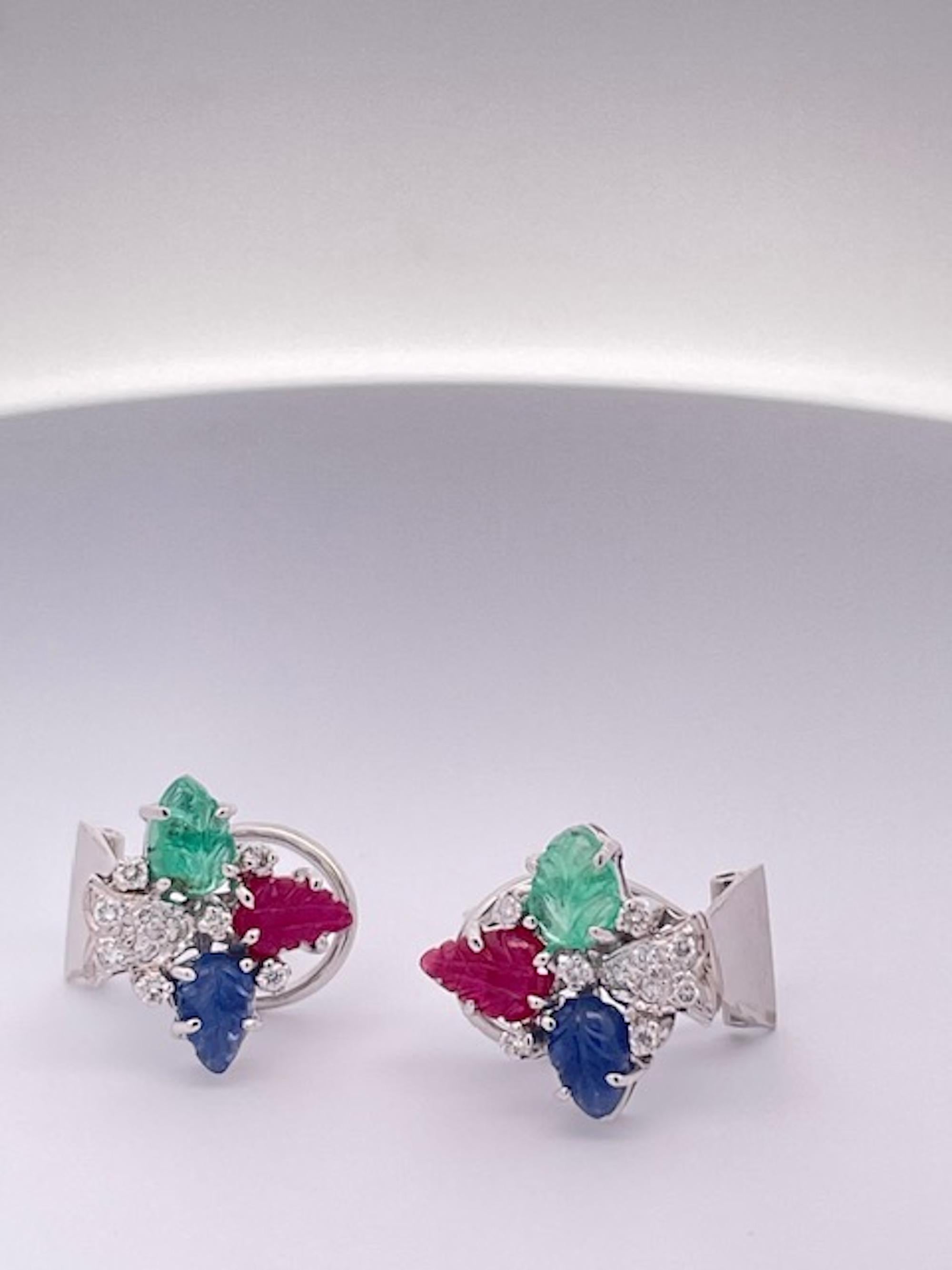 Art déco Tutti Frutti Boucles d'oreilles en or blanc 18 carats en vente