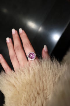 Bague Cocktail Tutti Frutti en améthyste naturelle sculptée en forme de melon