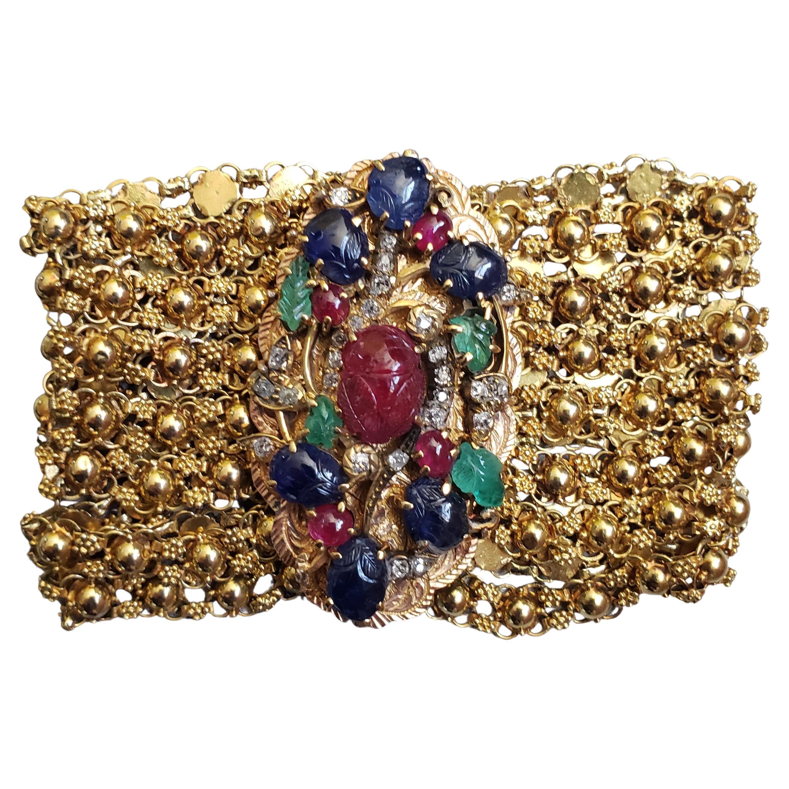 Tutti Frutti Rubini Zaffiri Smeraldi Diam  Bracciale realizzato in oro giallo 20 carati in vendita