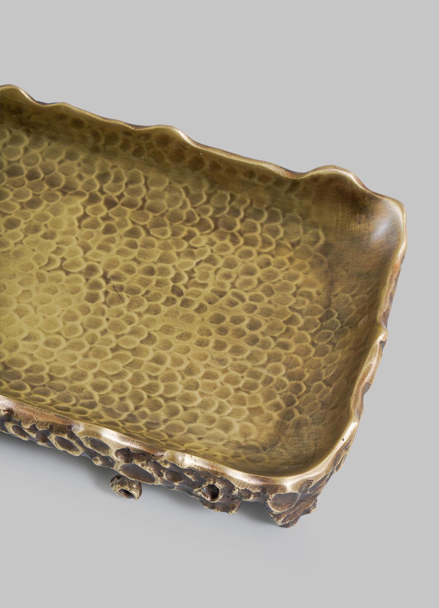 Fait main Plateau Tutti Frutti en laiton, Viya by Vikram Goyal en vente