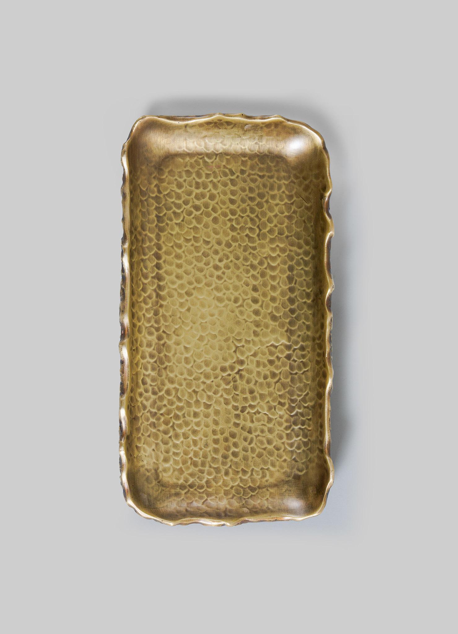 Plateau Tutti Frutti en laiton, Viya by Vikram Goyal Neuf - En vente à Noida, DL