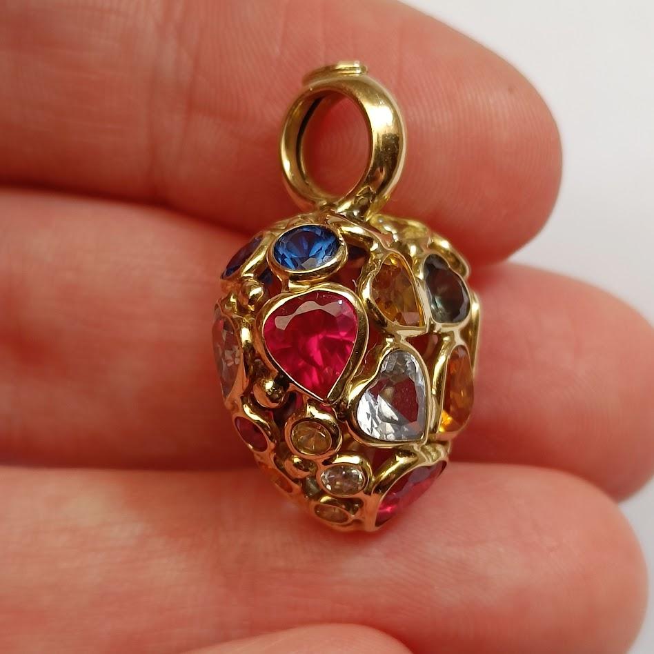 Ciondolo a forma di cuore in oro 18k TuttiFrutti in vendita 1