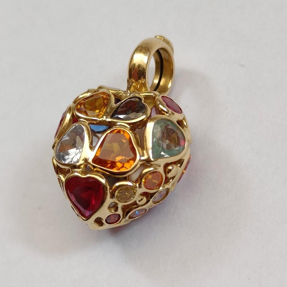 Moderno Ciondolo a forma di cuore in oro 18k TuttiFrutti in vendita