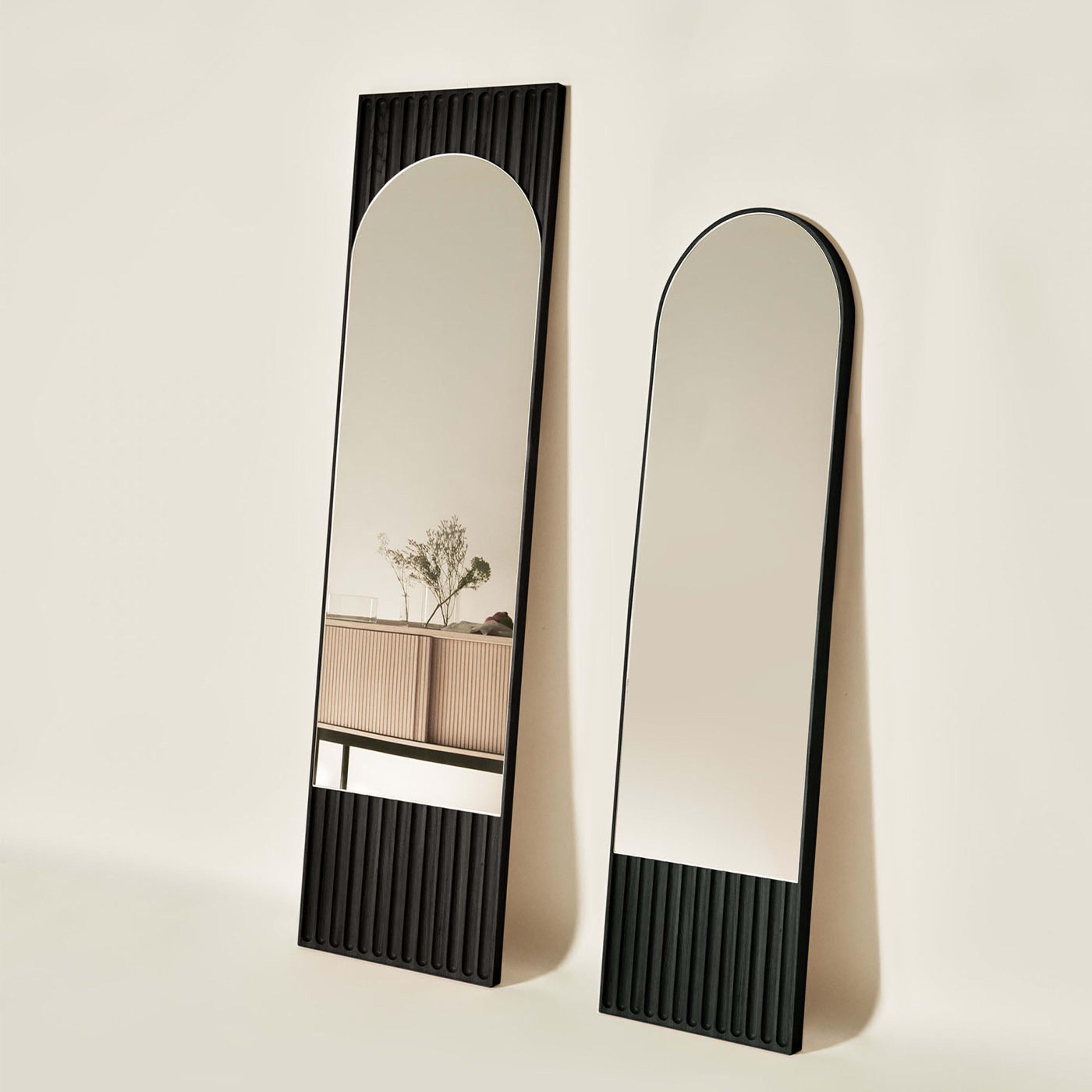 XXIe siècle et contemporain Tutto Sesto Miroir rectangulaire en frêne noir en vente