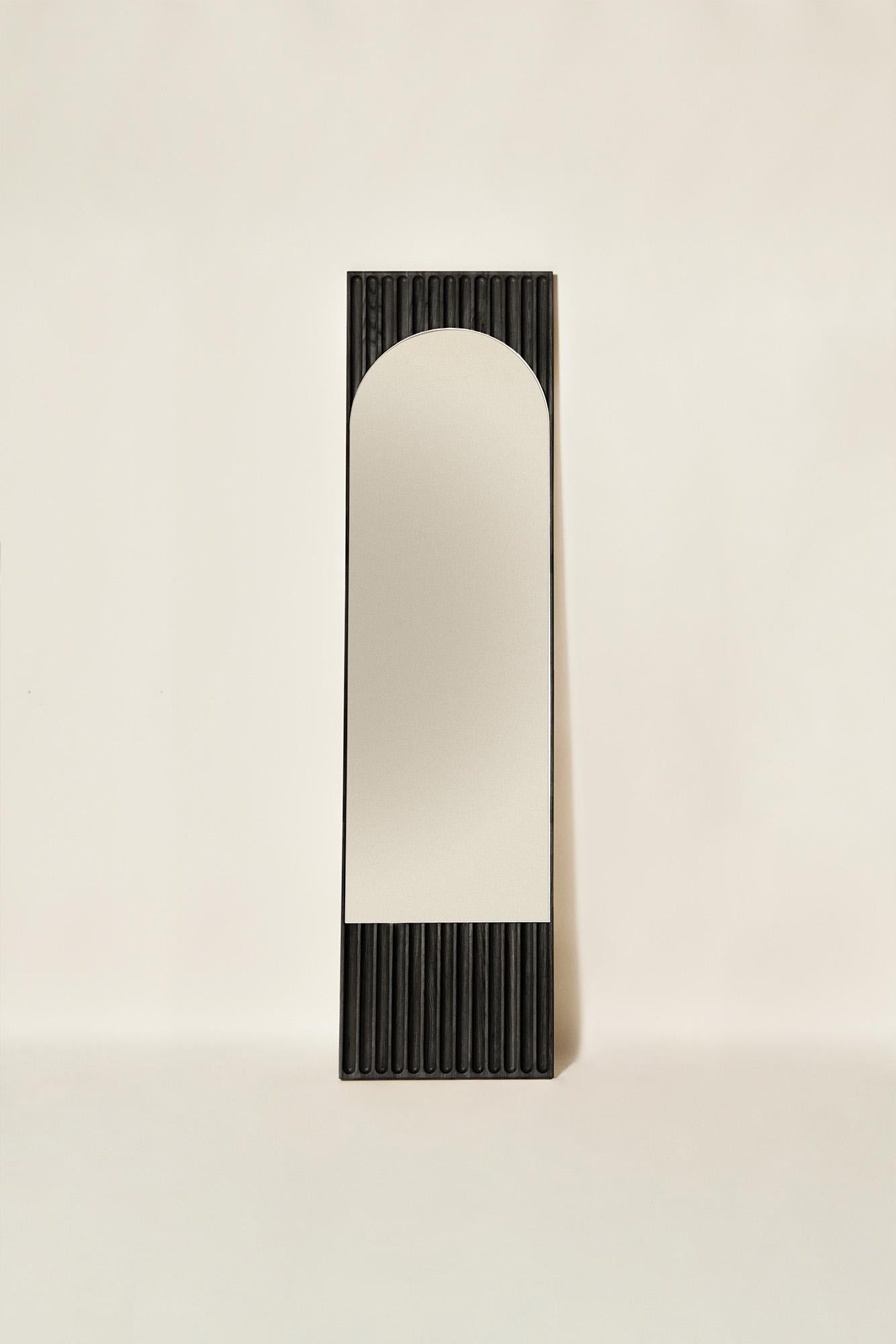 Espejo rectangular de madera maciza Tutto Sesto, Fresno acabado marrón, Contemporáneo en venta 2
