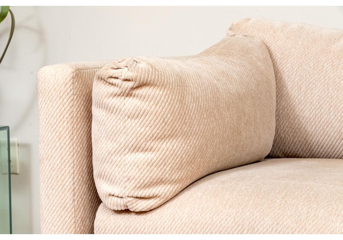 Sofá Loveseat Tuxedo After Milo Baughman en Bastante bueno estado para la venta en Bridgeport, CT