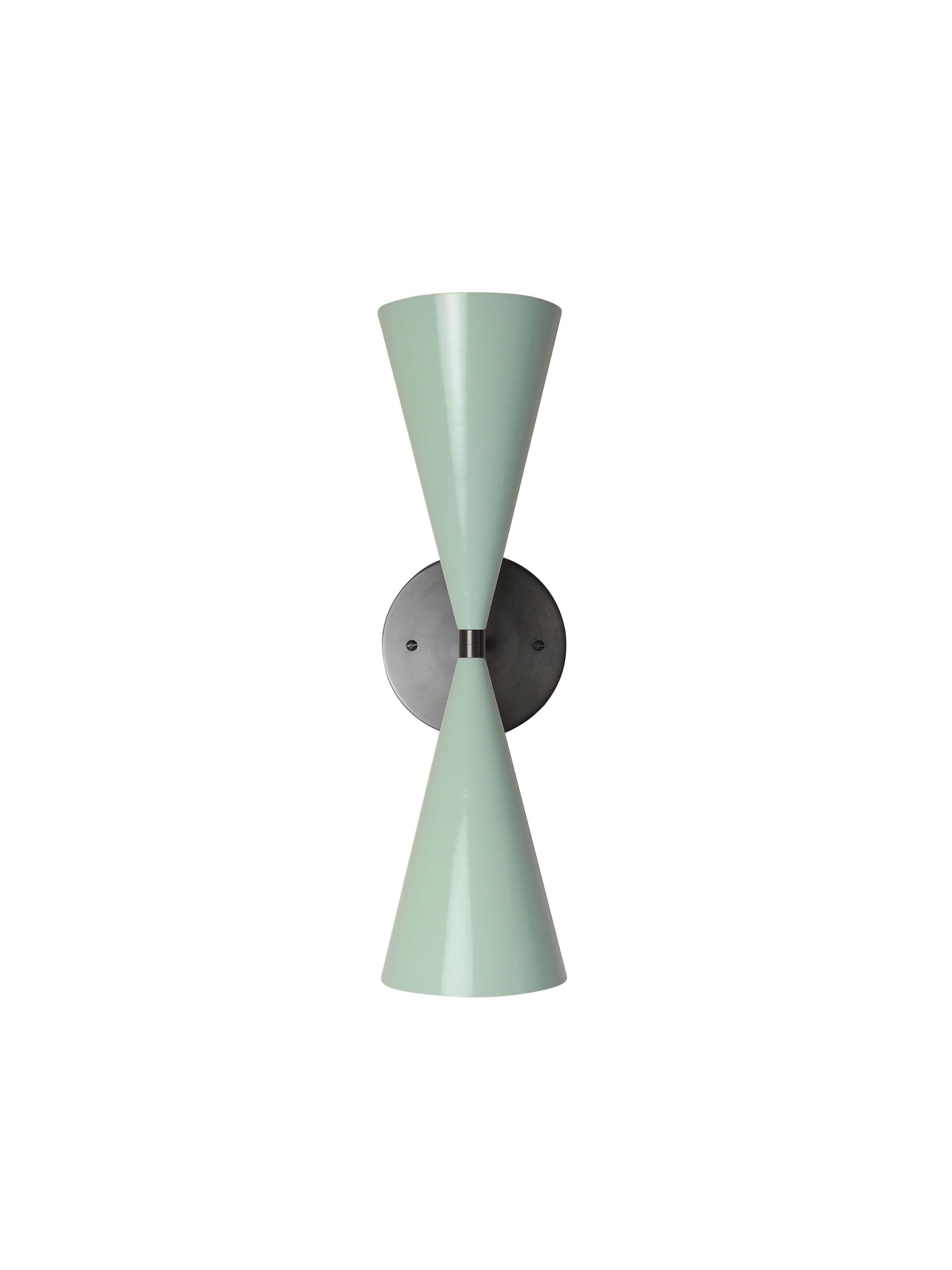 Moderne Applique murale Tuxedo en bronze huilé et émail vert menthe, Blueprint Lighting en vente