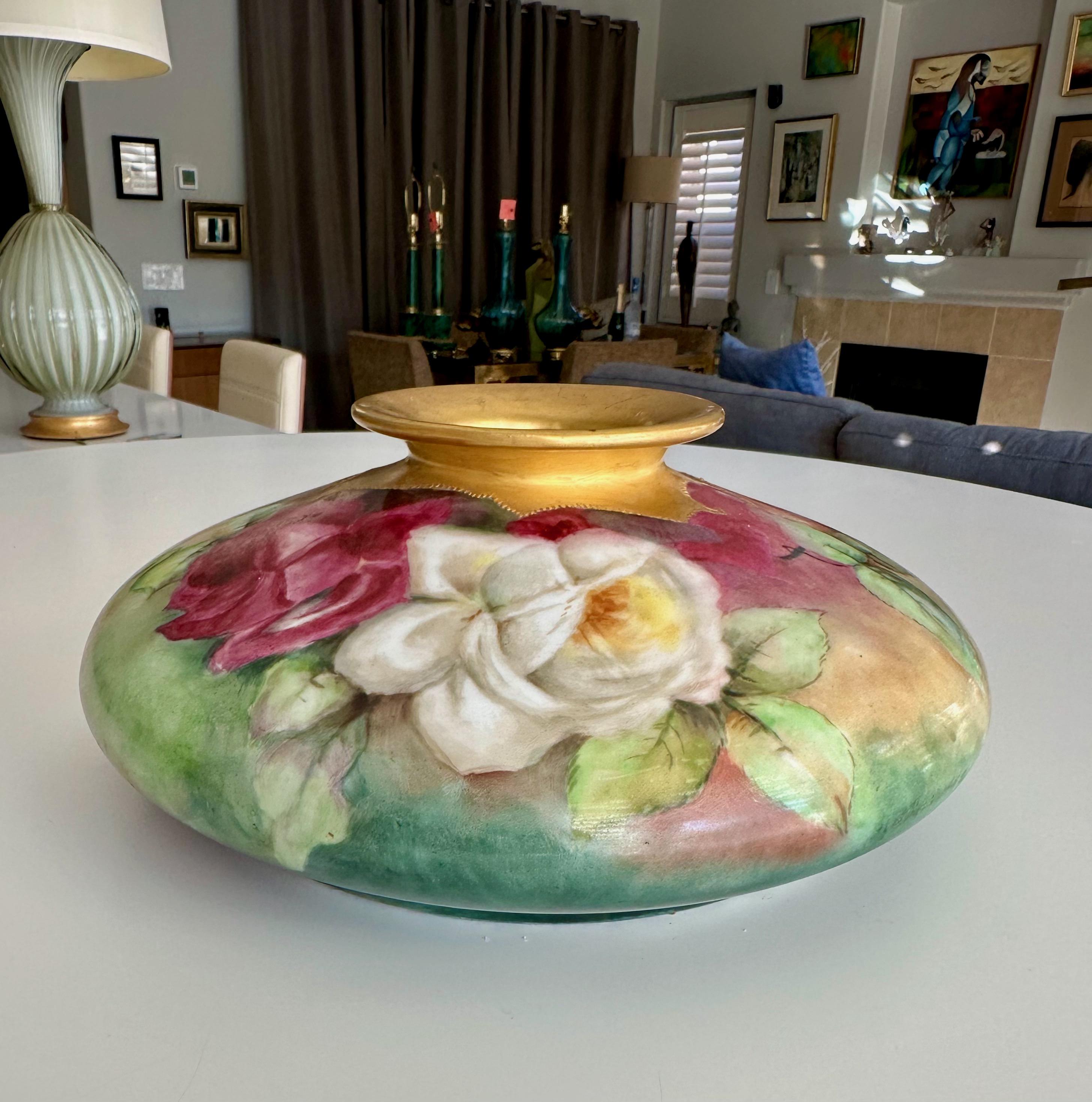 T&V Limoges Hand Painted Roses Squat Vase In Good Condition For Sale In Palm Springs, CA