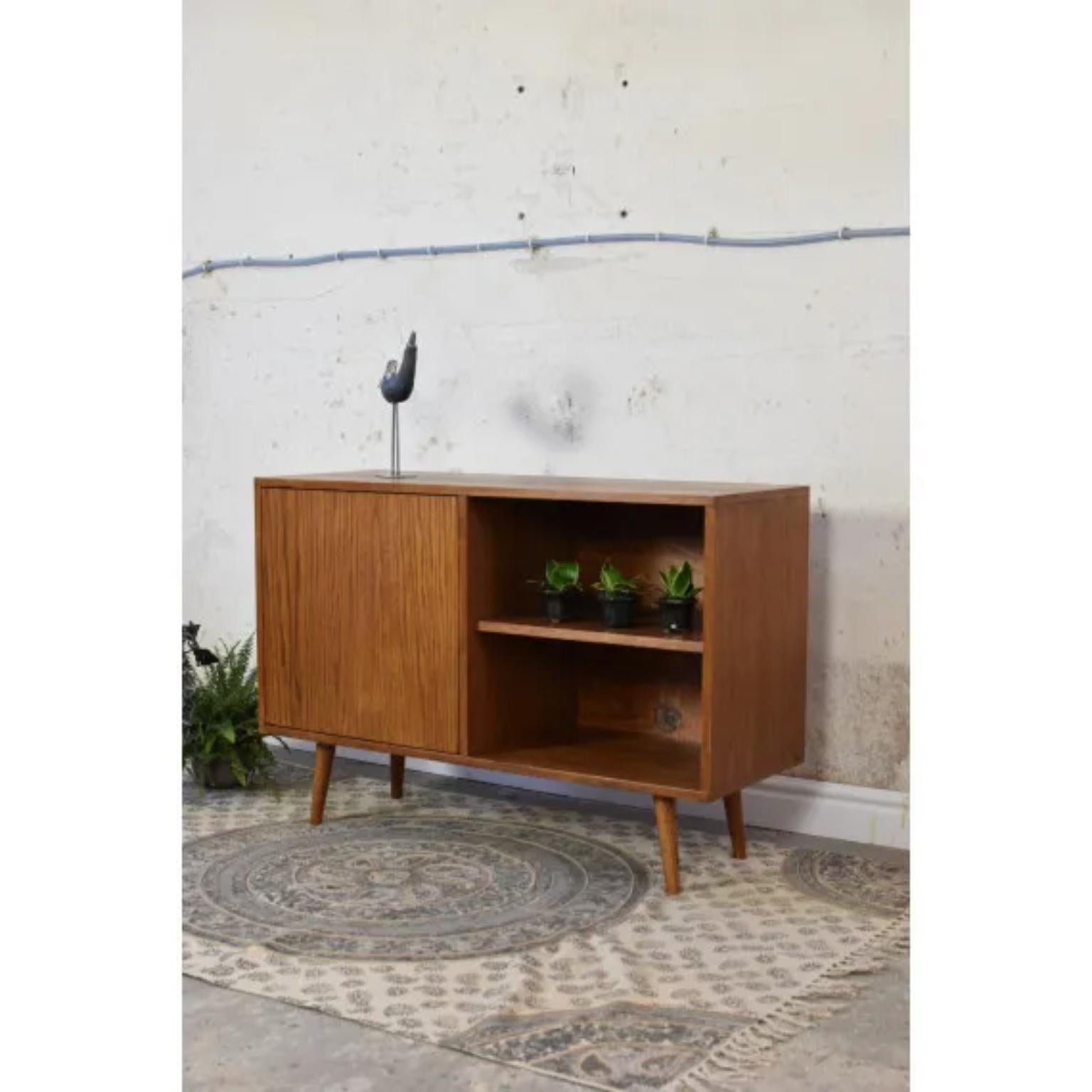 Postmoderne Petit meuble TV Mini Brown High par Pastform en vente