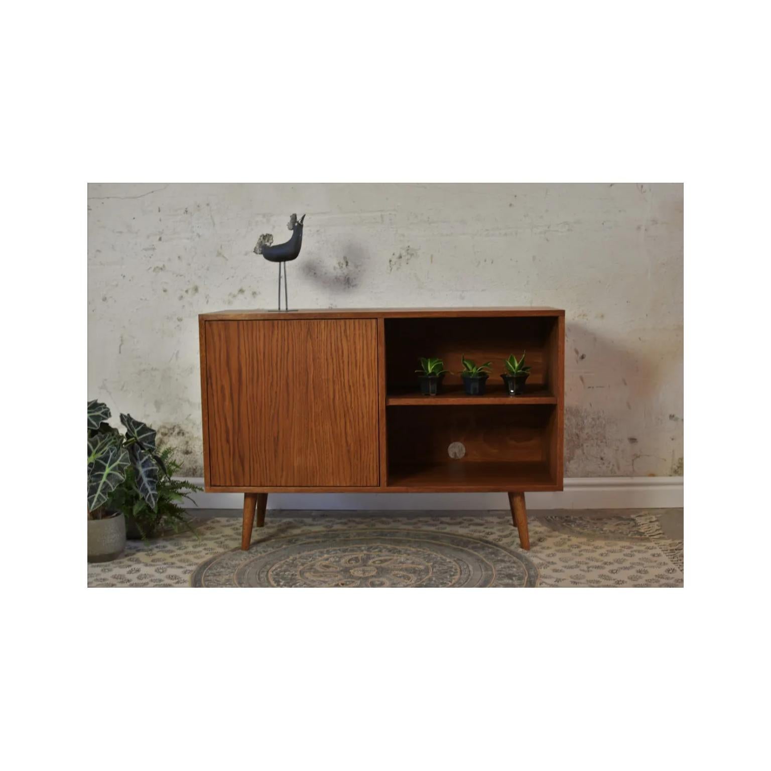 Polonais Petit meuble TV Mini Brown High par Pastform en vente