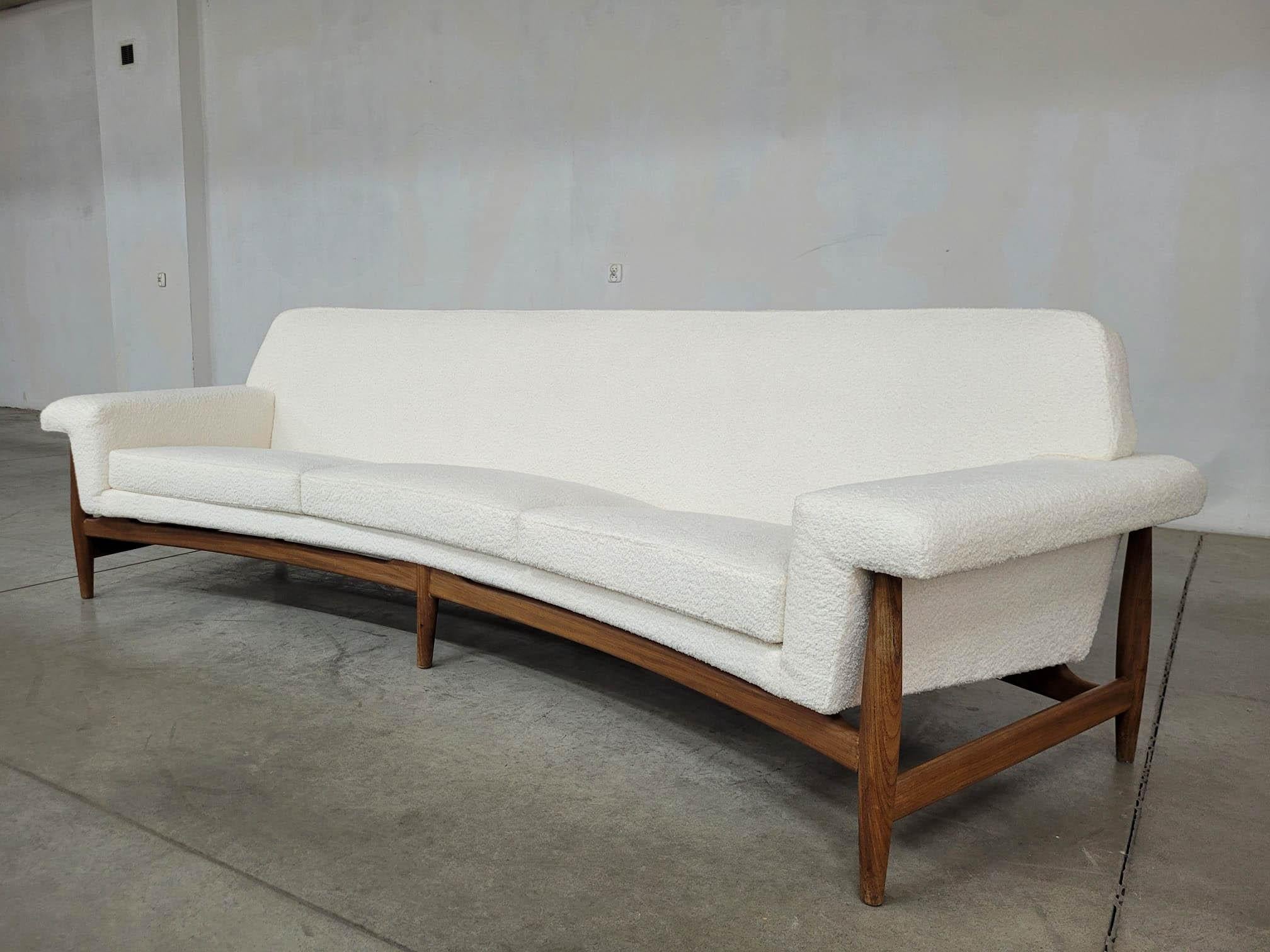 TV Sofa in Teak White Bouclette by Johannes Andersen for Trensum, 1958 In Excellent Condition For Sale In RADOMSKO, PL