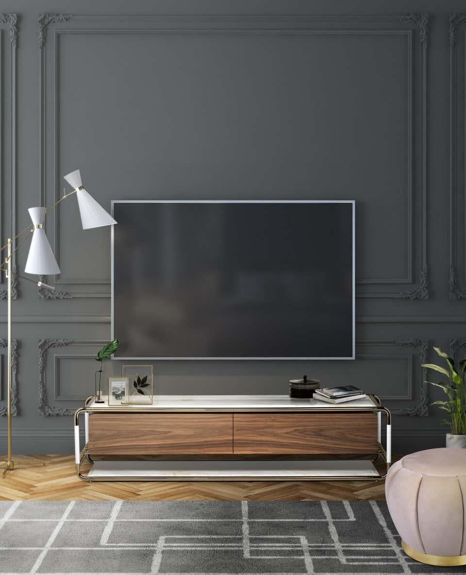 Laiton Table de télévision en laiton, marbre et bois en vente