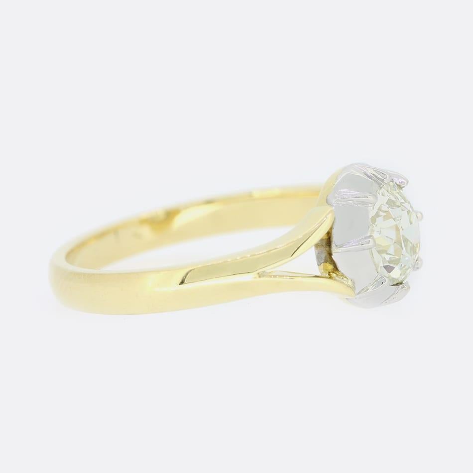 Taille coussin Bague solitaire TVJ avec diamant taille coussin de 0,94 carat en vente