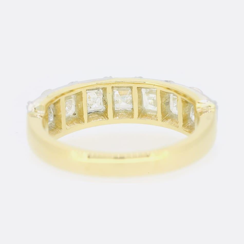 Taille Asscher TVJ 1,40 carat Asscher Cut Diamond Seven Stone Ring (bague à sept pierres) en vente