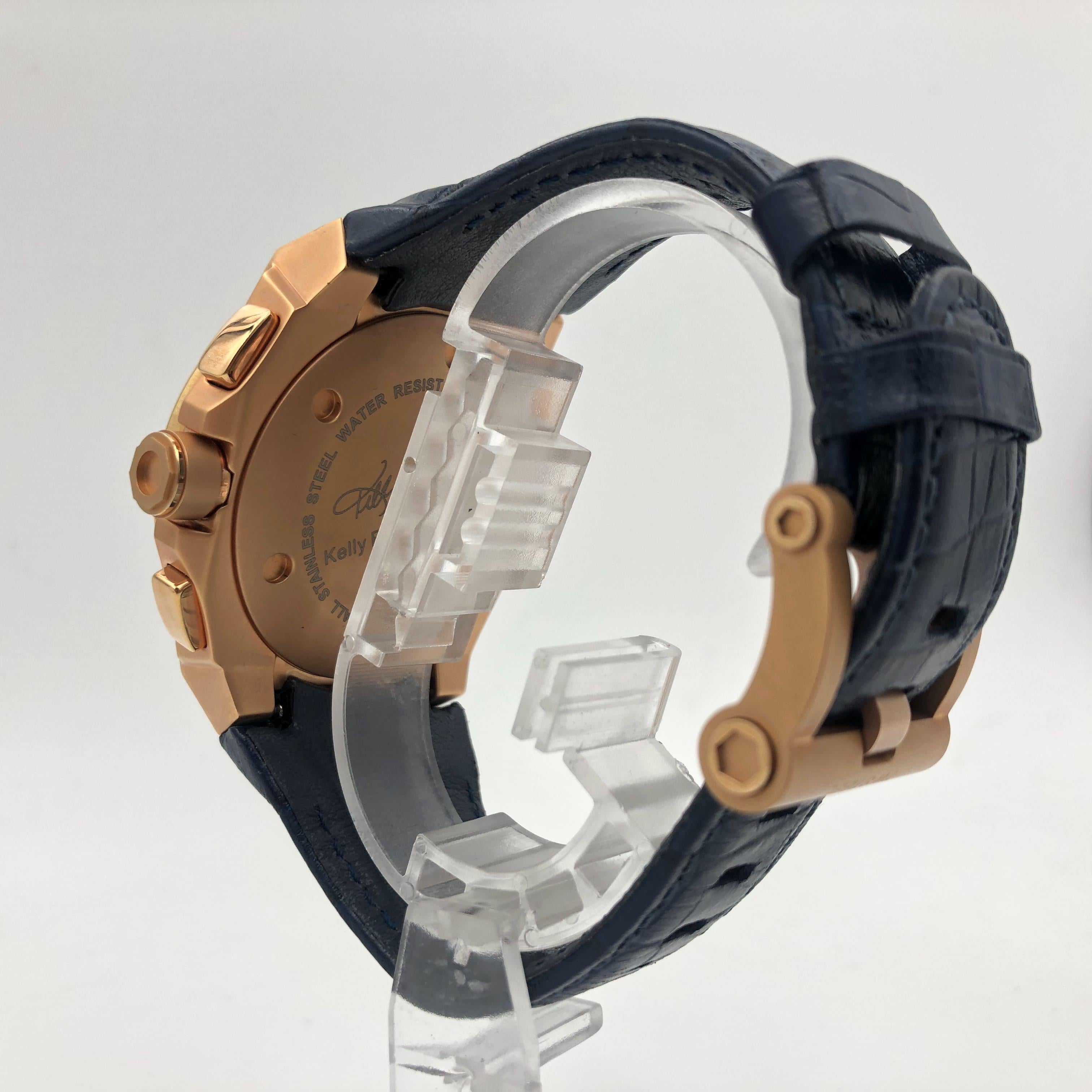 Movement Type	Quartz (Battery)
Gender	Men's
Case Material	Stainless Steel
Case Size	44mm
Weight in grams	140.6