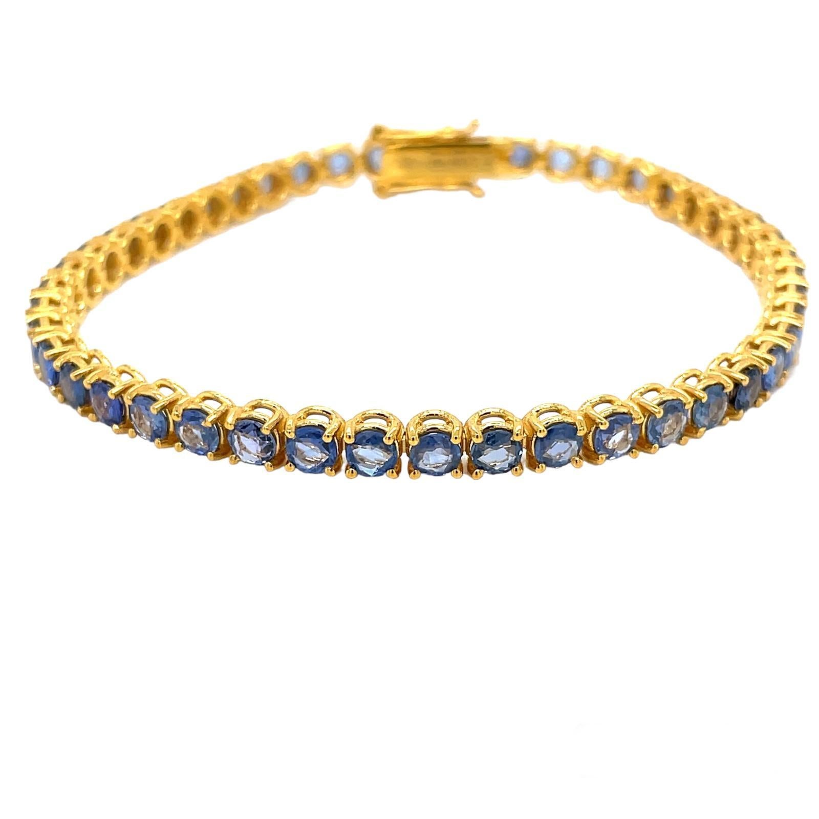 Fabulous important brand new bracelet made in solid 9 kt yellow gold and set with 7,80 Carats of vivid rose cut Natural Blu Sapphires, weighing 0.17 carat each (3.4 mm).
This piece is designed and crafted in our laboratories, thanks to old