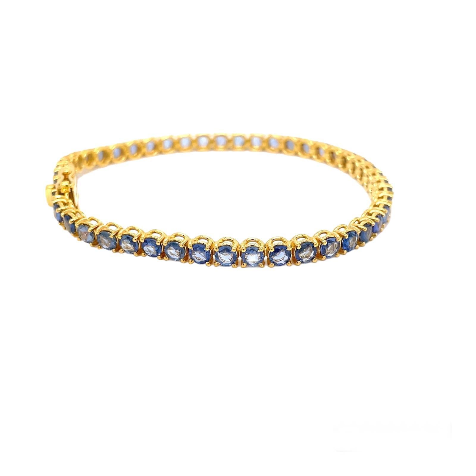 Modern CTW 8 Natural Blu Sapphire Gold Tennis Bracelet For Sale