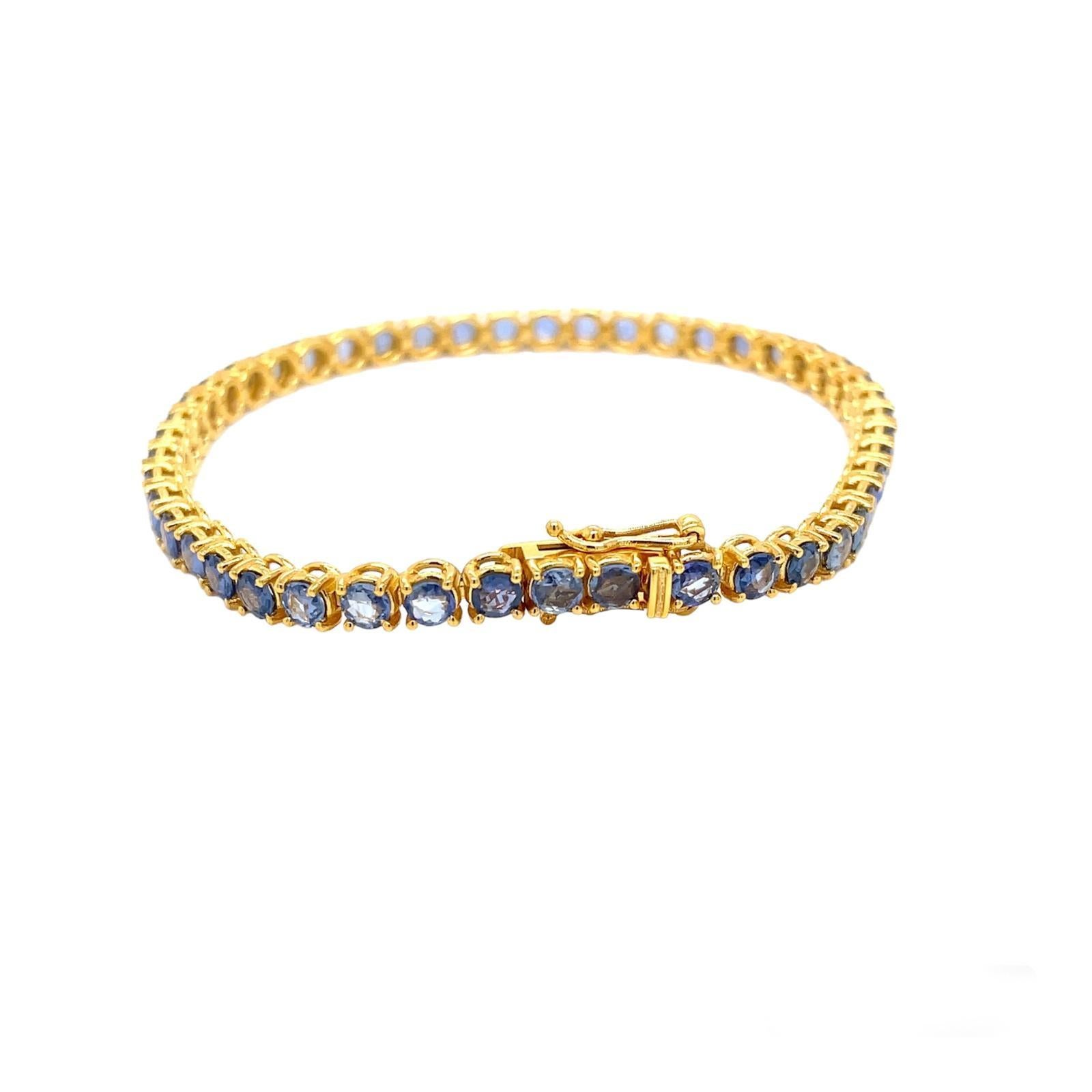 Women's or Men's CTW 8 Natural Blu Sapphire Gold Tennis Bracelet For Sale