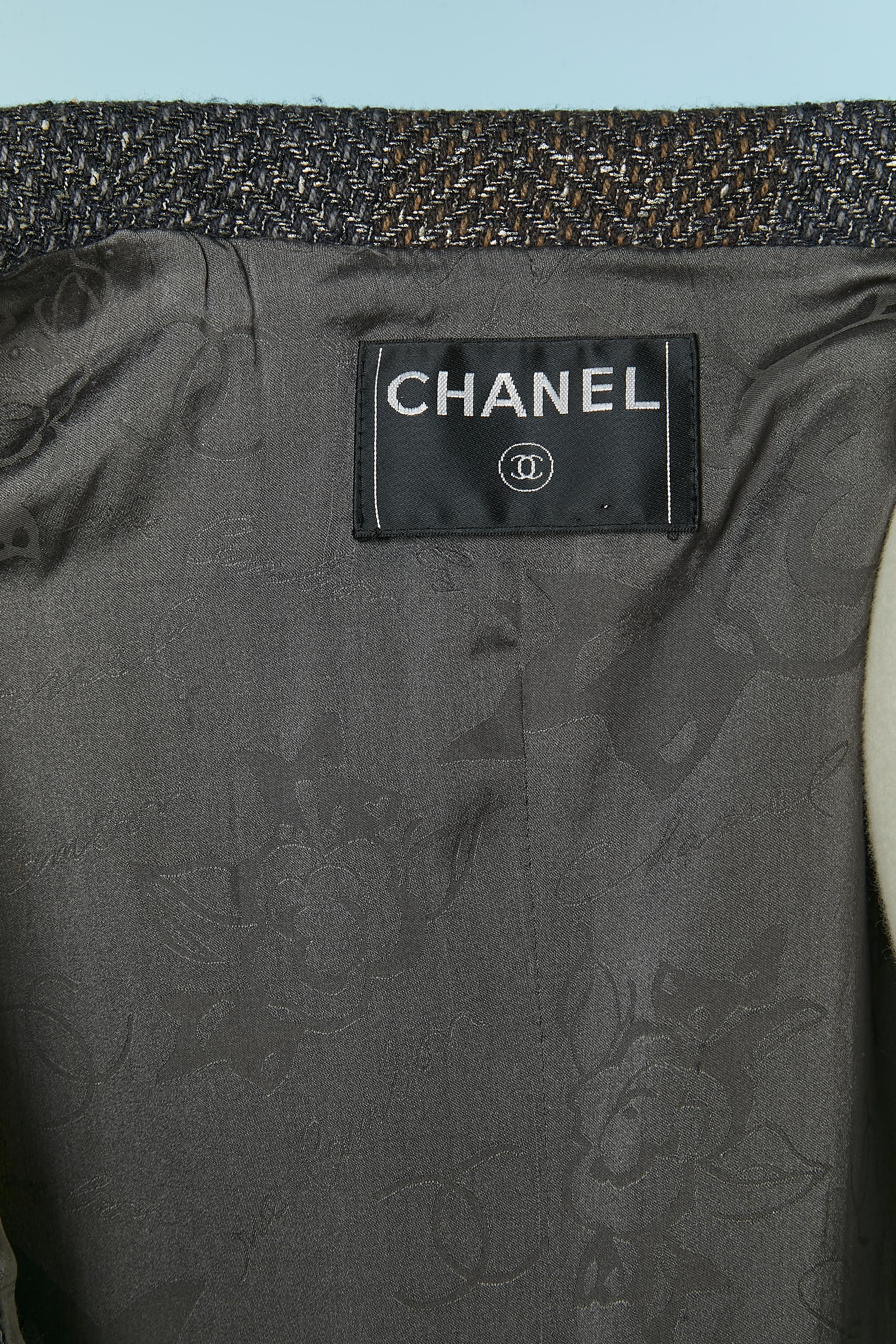 Veste à double boutonnage à chevrons CHANEL en vente 6
