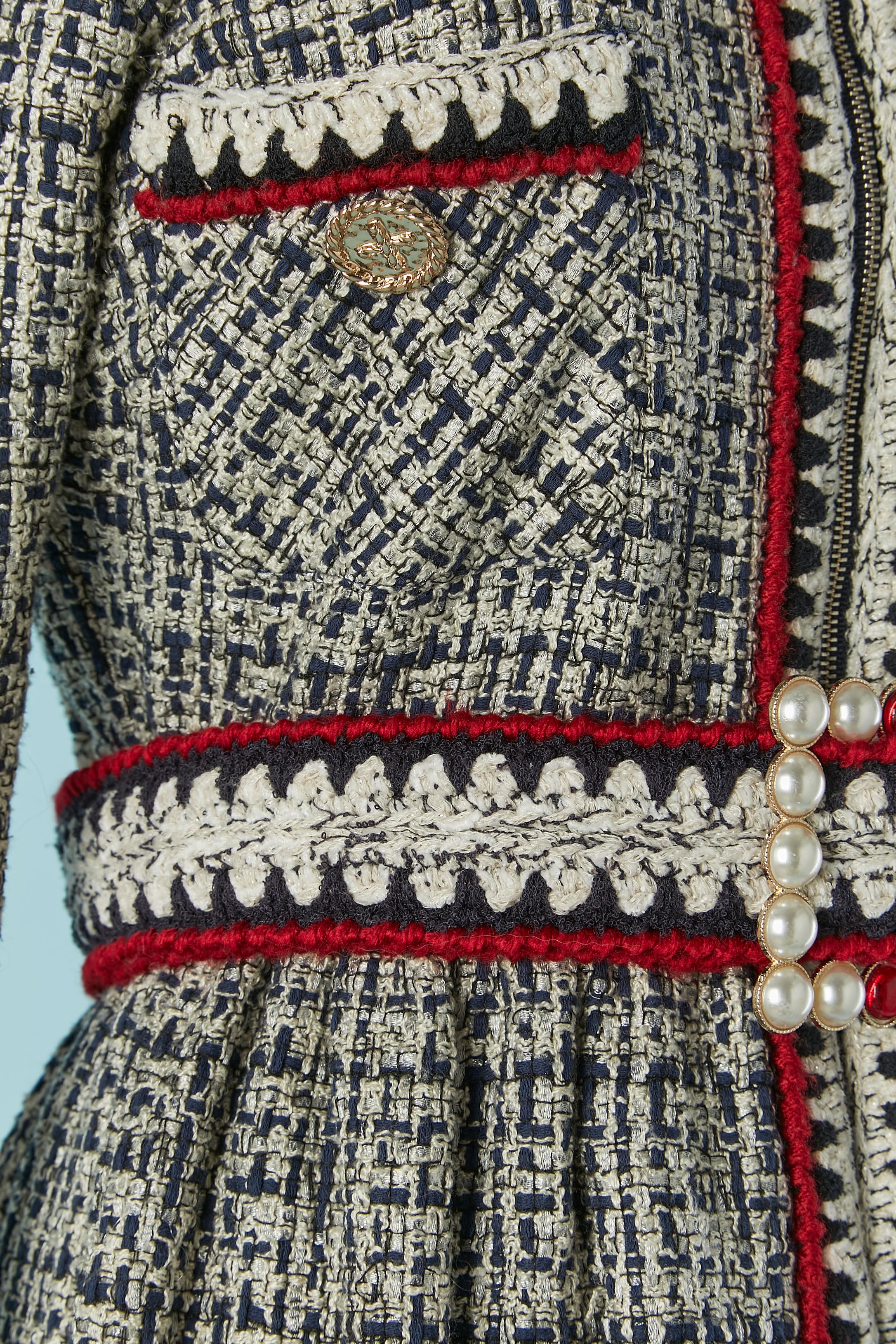 Tweed-Kleid mit Reißverschluss und Gürtel mit Perlenschnalle Edward Achour im Angebot 1
